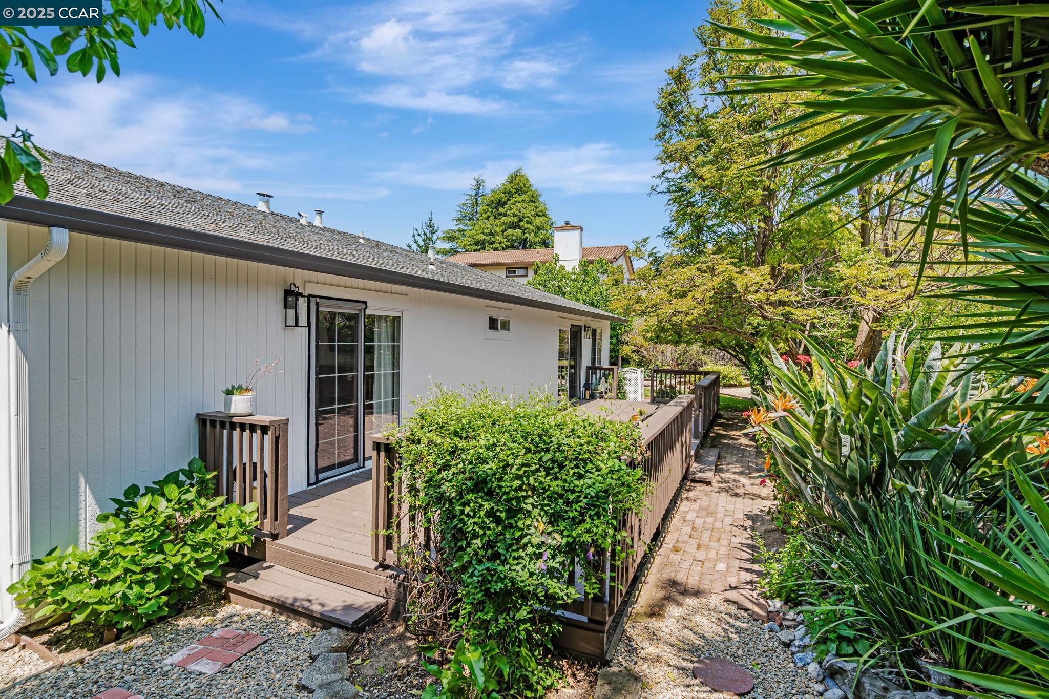 Detail Gallery Image 32 of 36 For 2259 Redwood Rd, Hercules,  CA 94547 - 4 Beds | 2 Baths
