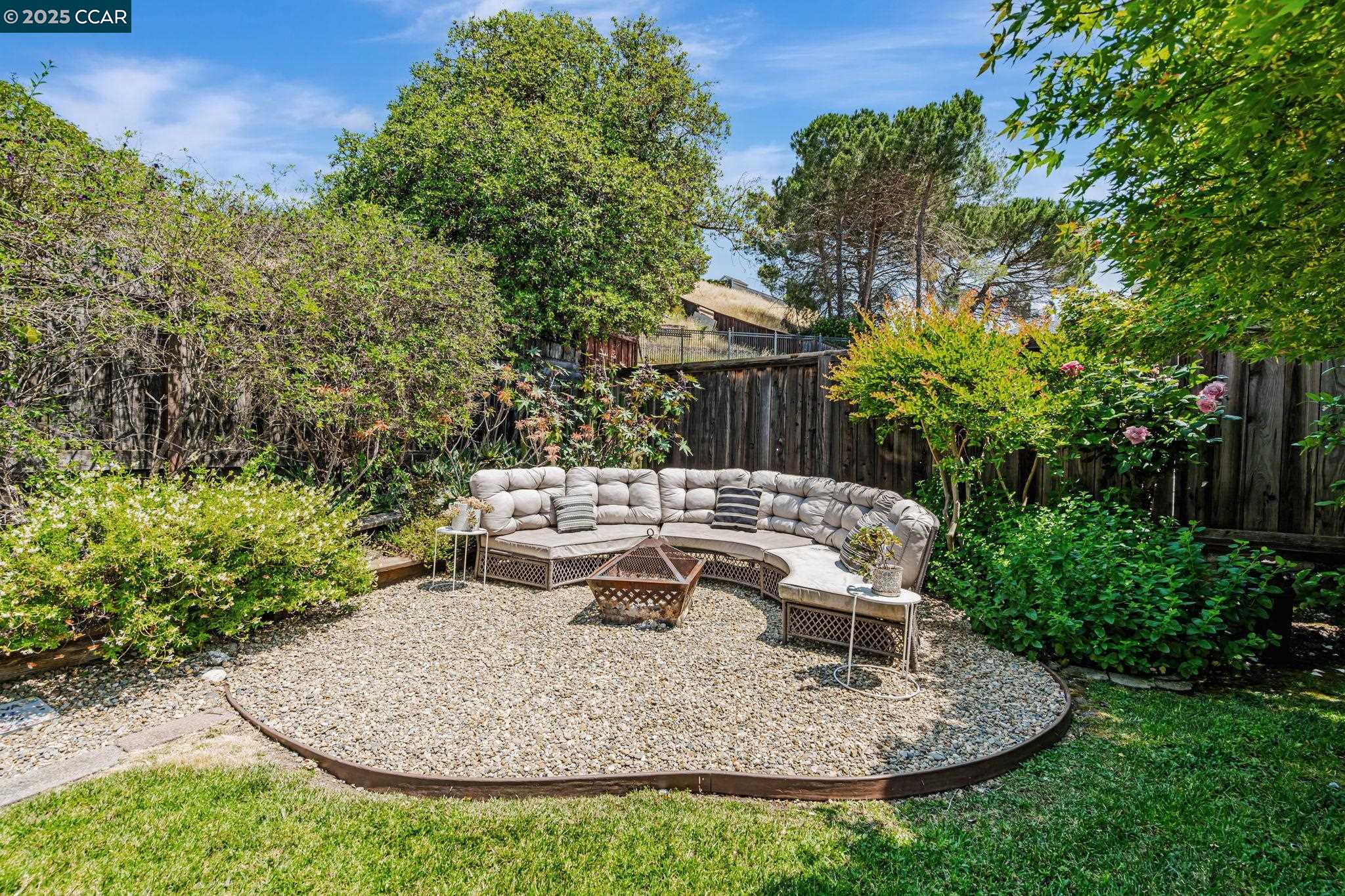 Detail Gallery Image 33 of 36 For 2259 Redwood Rd, Hercules,  CA 94547 - 4 Beds | 2 Baths