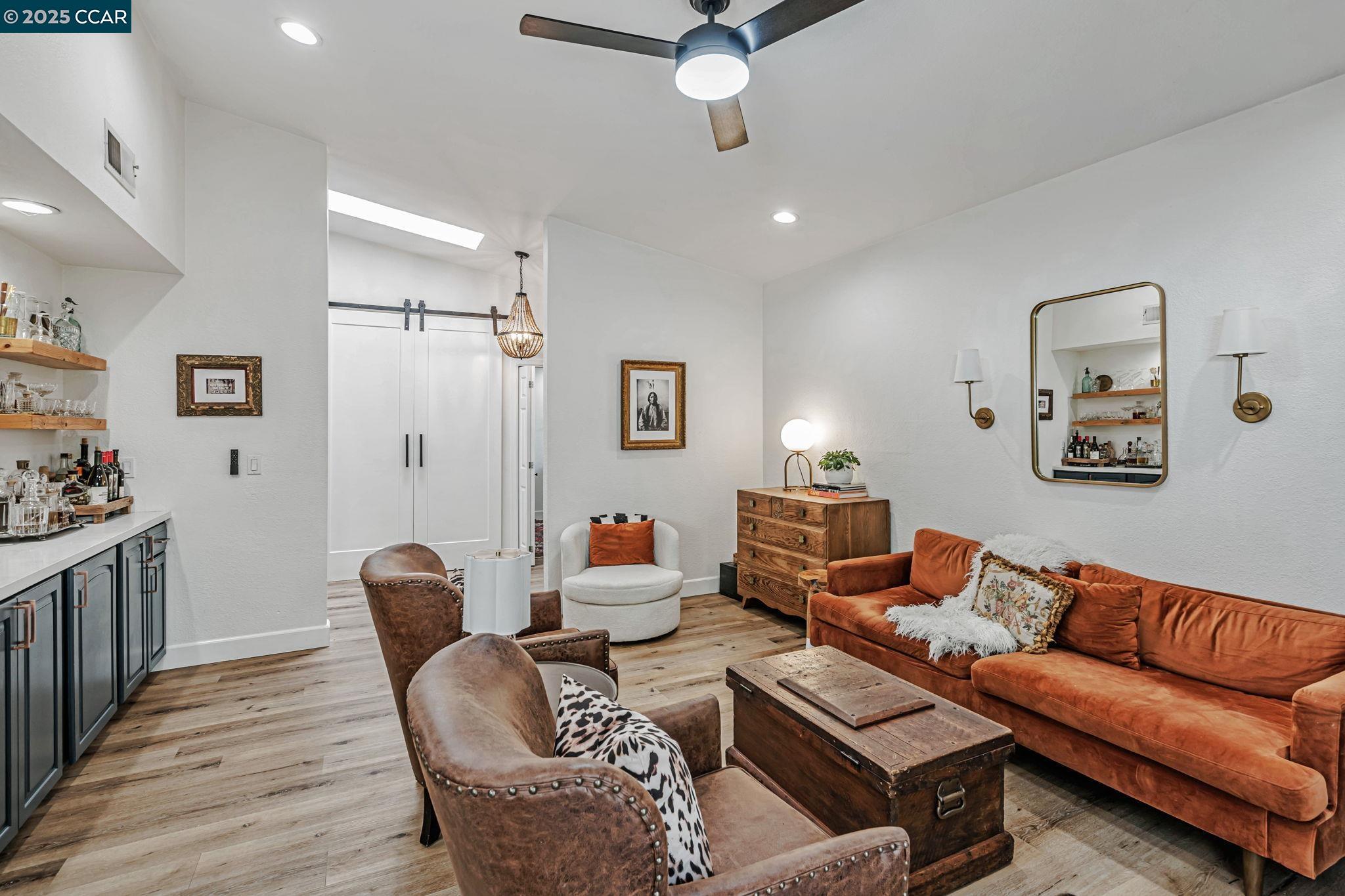 Detail Gallery Image 7 of 36 For 2259 Redwood Rd, Hercules,  CA 94547 - 4 Beds | 2 Baths