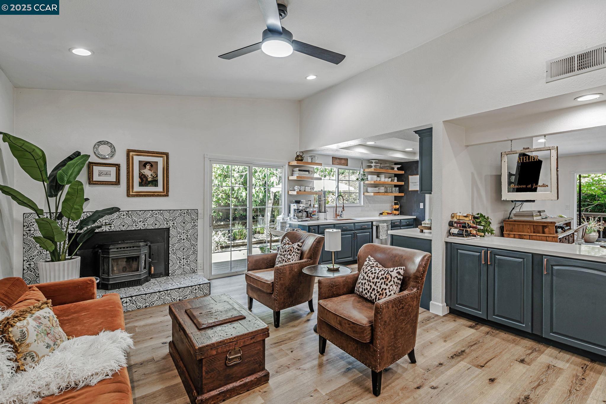 Detail Gallery Image 9 of 36 For 2259 Redwood Rd, Hercules,  CA 94547 - 4 Beds | 2 Baths