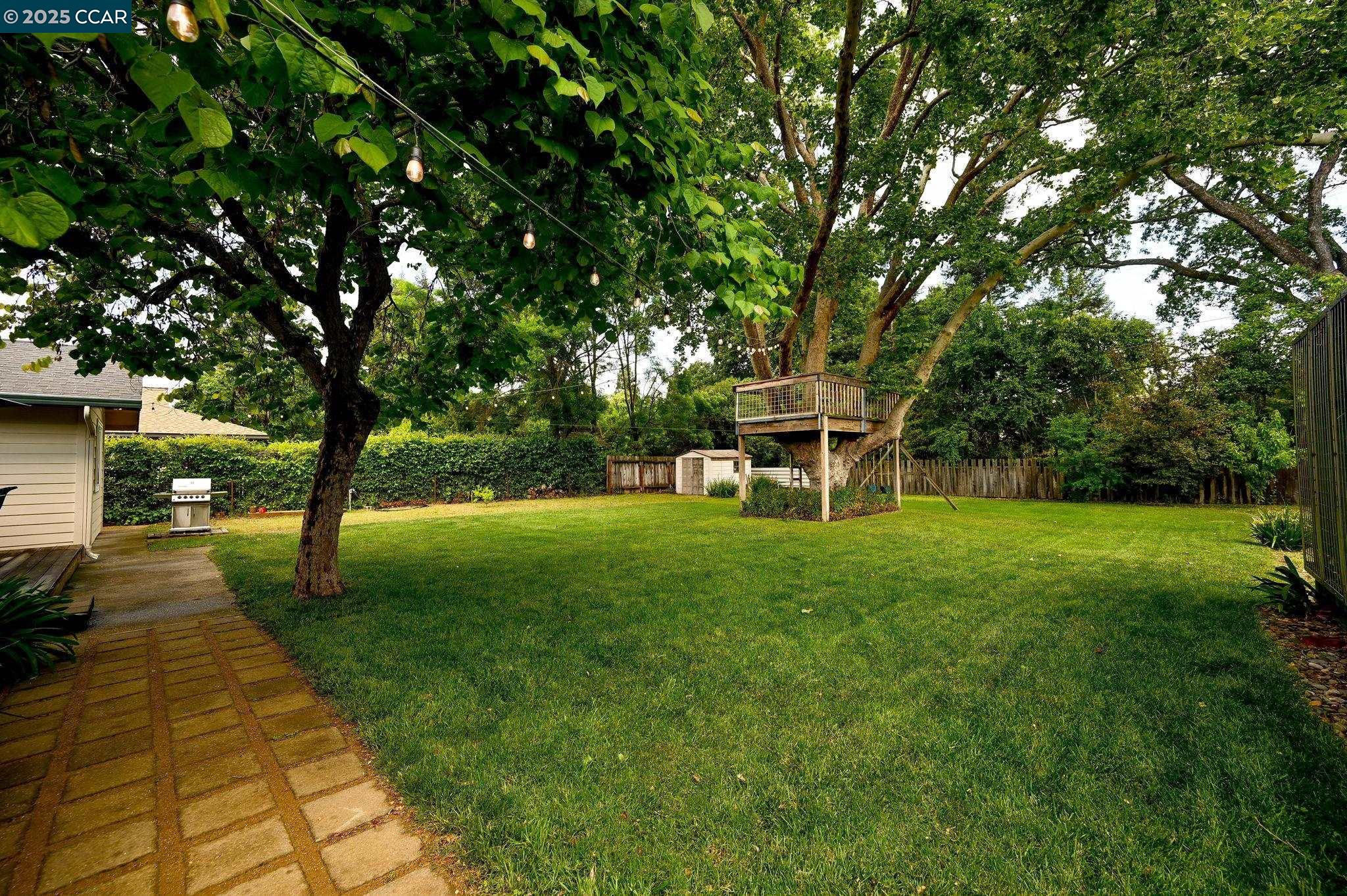 Detail Gallery Image 24 of 43 For 412 Beatrice Rd, Pleasant Hill,  CA 94523 - 4 Beds | 2 Baths