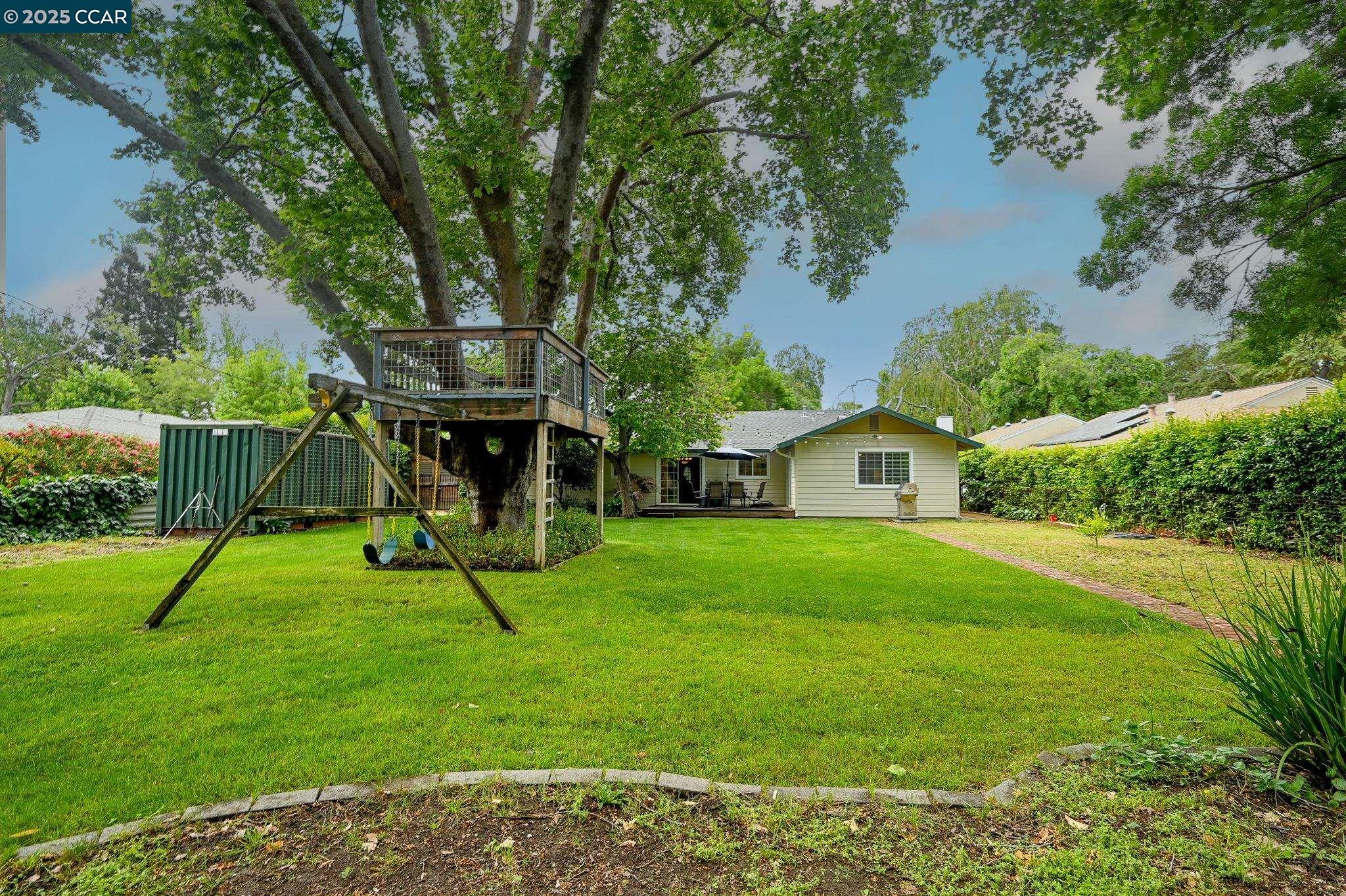 Detail Gallery Image 25 of 43 For 412 Beatrice Rd, Pleasant Hill,  CA 94523 - 4 Beds | 2 Baths