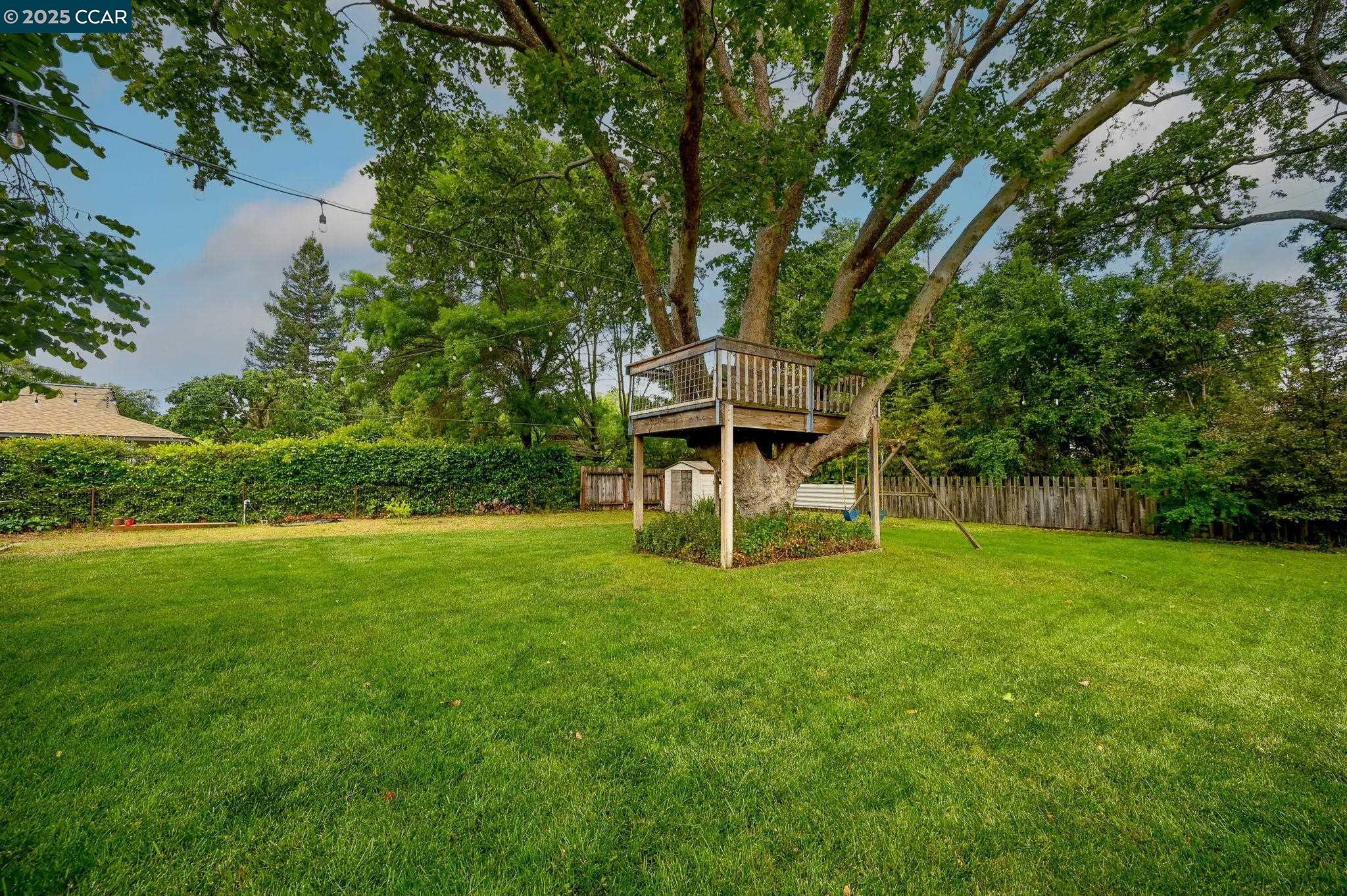 Detail Gallery Image 27 of 43 For 412 Beatrice Rd, Pleasant Hill,  CA 94523 - 4 Beds | 2 Baths
