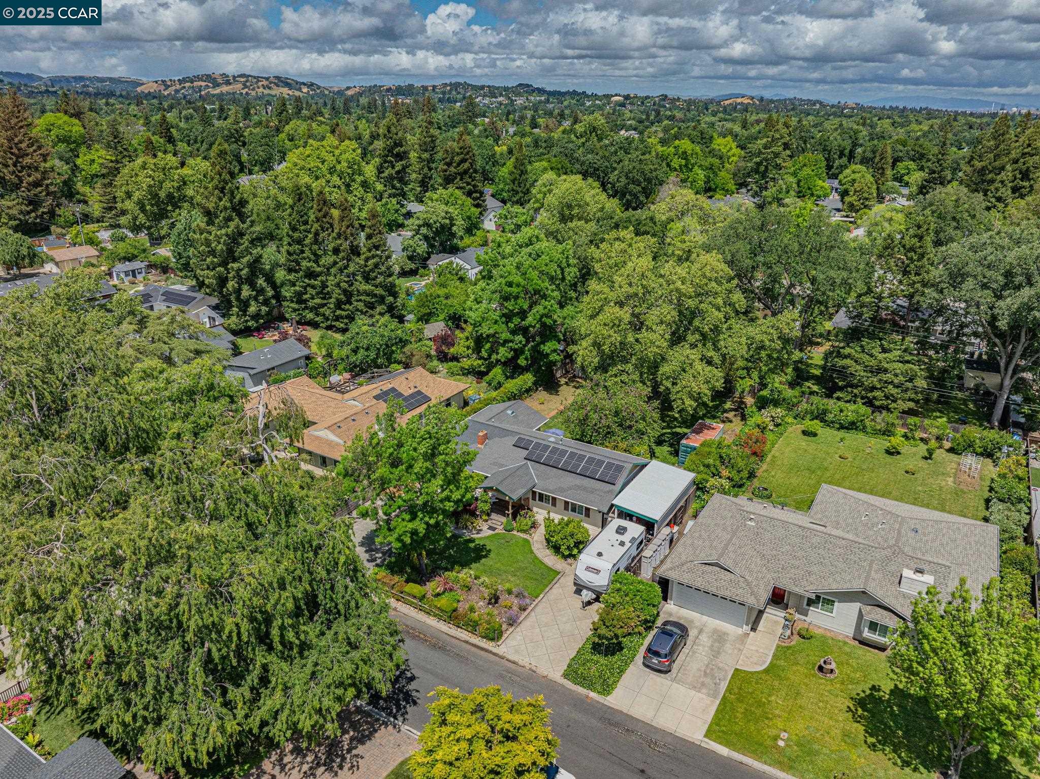 Detail Gallery Image 30 of 43 For 412 Beatrice Rd, Pleasant Hill,  CA 94523 - 4 Beds | 2 Baths