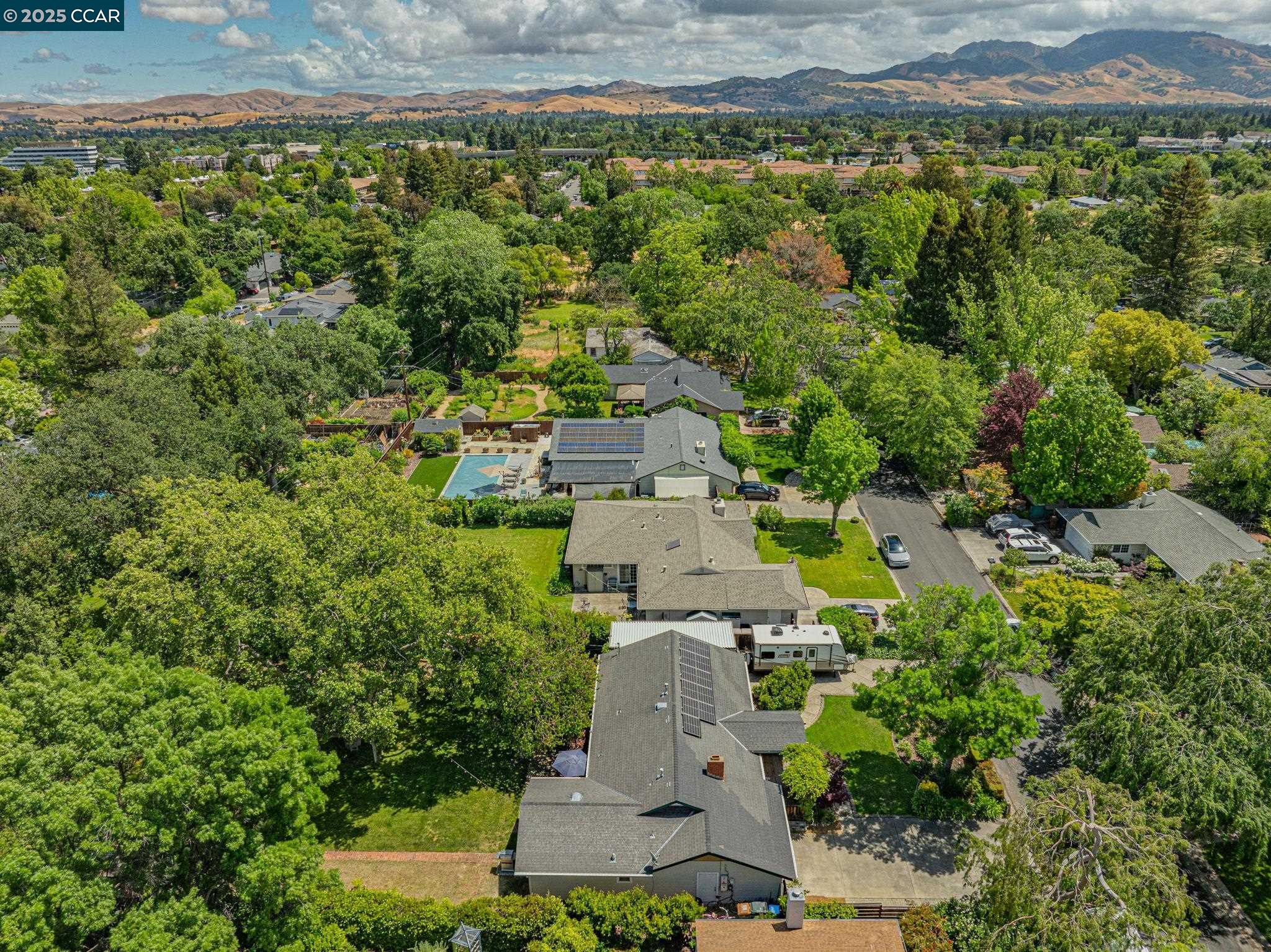 Detail Gallery Image 34 of 43 For 412 Beatrice Rd, Pleasant Hill,  CA 94523 - 4 Beds | 2 Baths