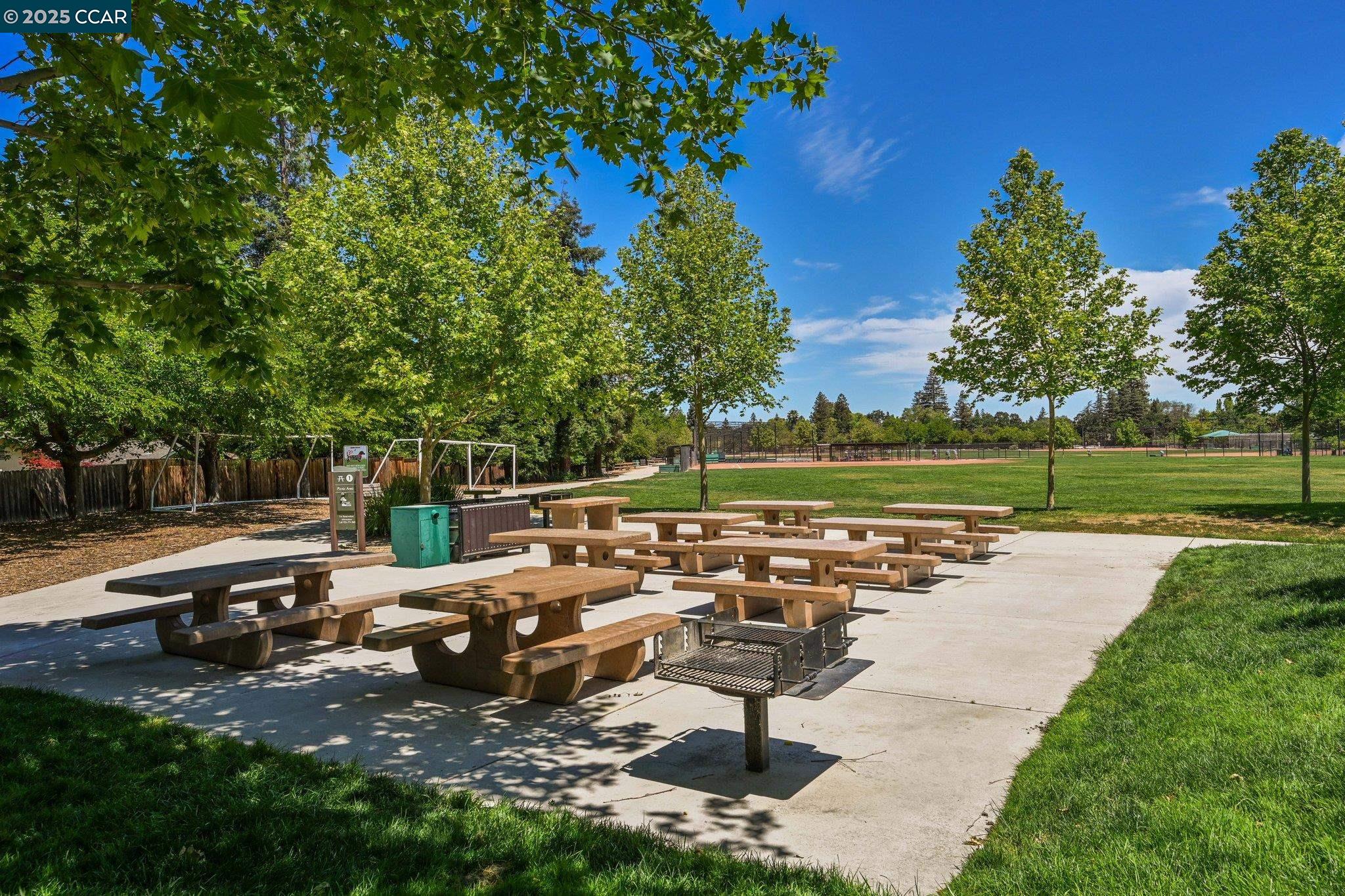Detail Gallery Image 37 of 43 For 412 Beatrice Rd, Pleasant Hill,  CA 94523 - 4 Beds | 2 Baths