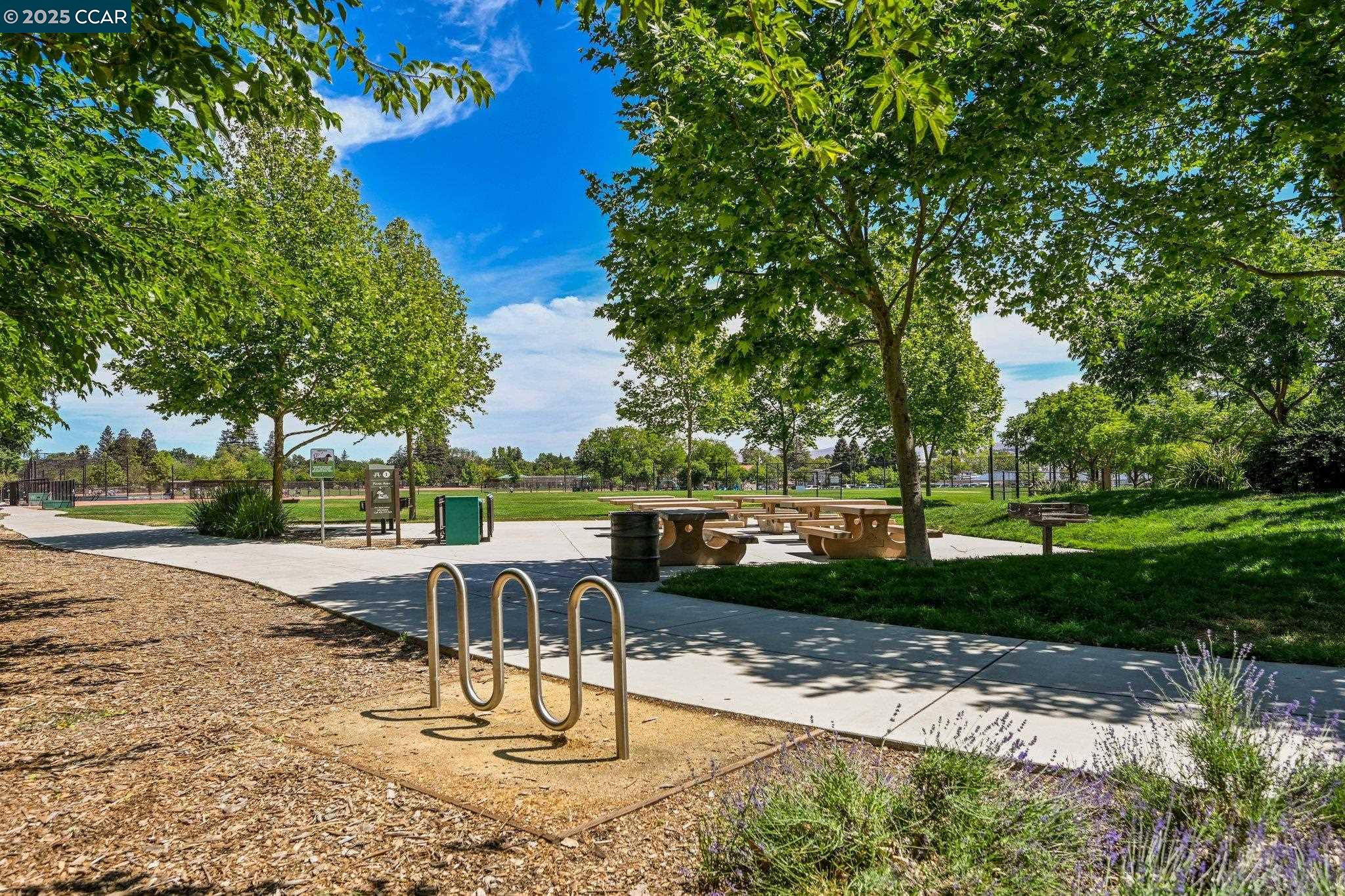 Detail Gallery Image 38 of 43 For 412 Beatrice Rd, Pleasant Hill,  CA 94523 - 4 Beds | 2 Baths
