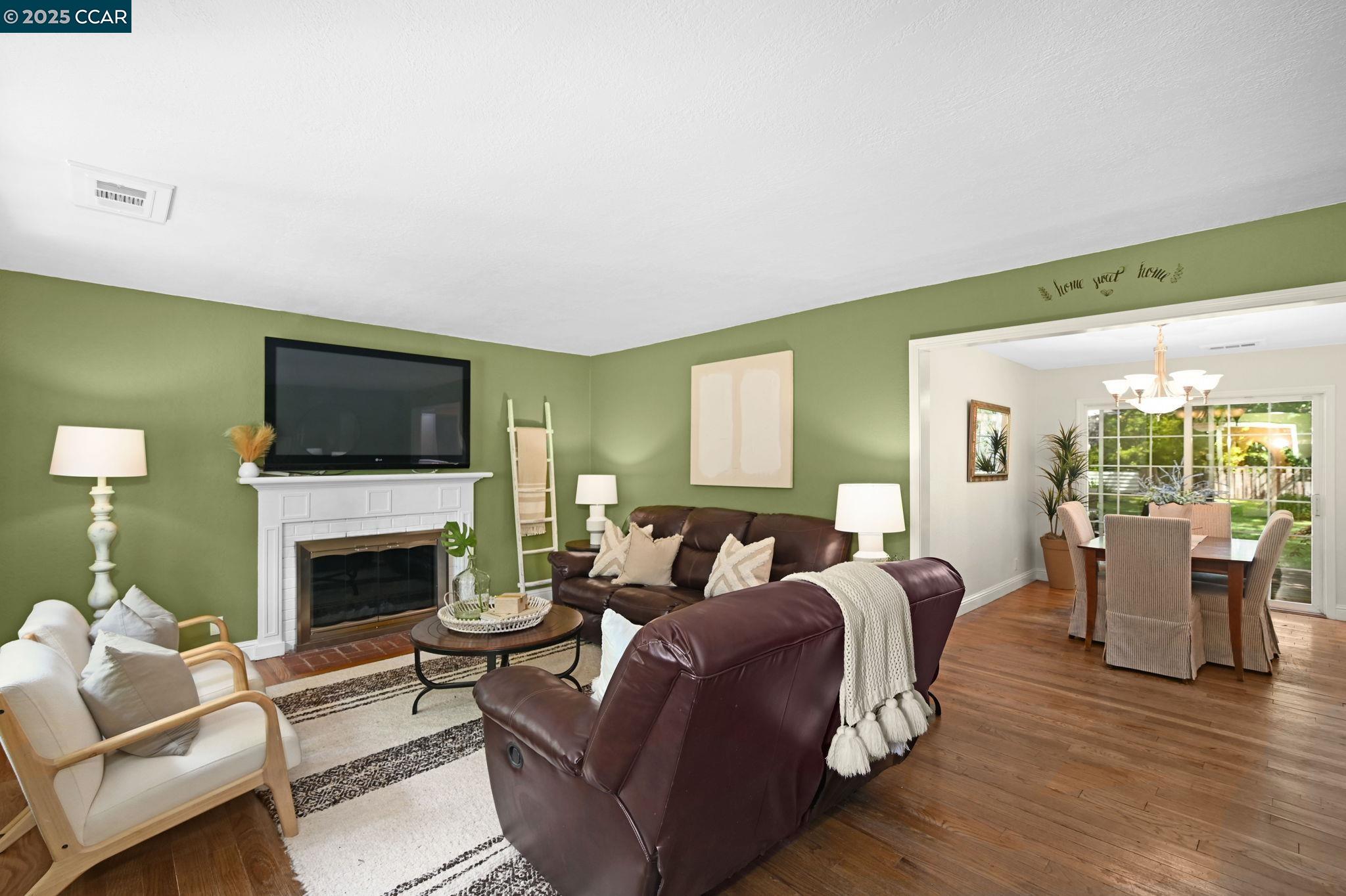 Detail Gallery Image 6 of 43 For 412 Beatrice Rd, Pleasant Hill,  CA 94523 - 4 Beds | 2 Baths