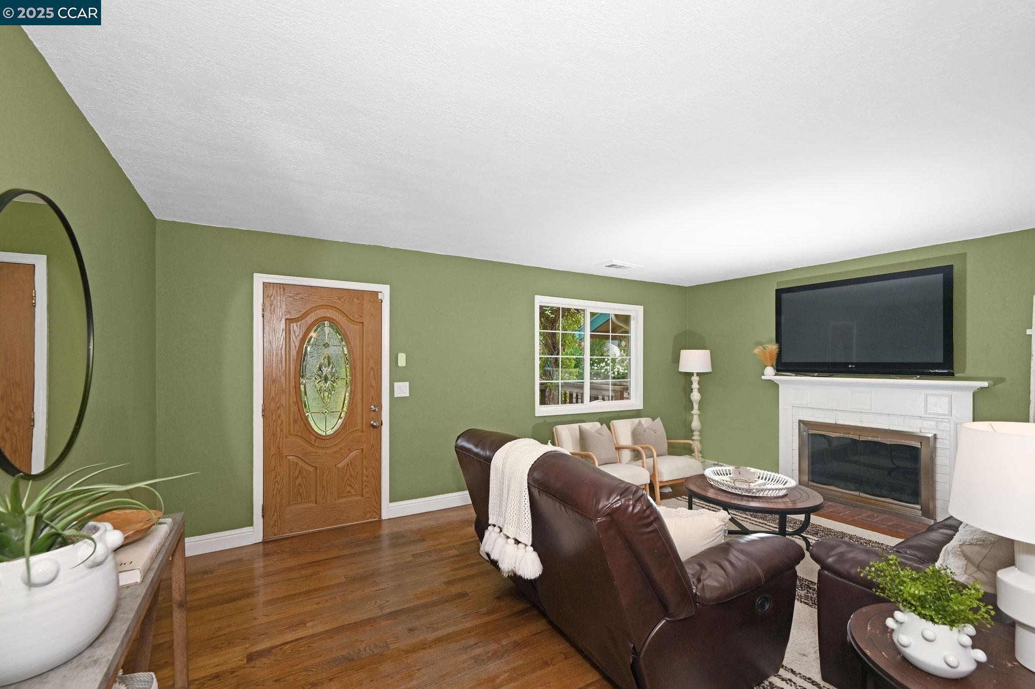 Detail Gallery Image 7 of 43 For 412 Beatrice Rd, Pleasant Hill,  CA 94523 - 4 Beds | 2 Baths