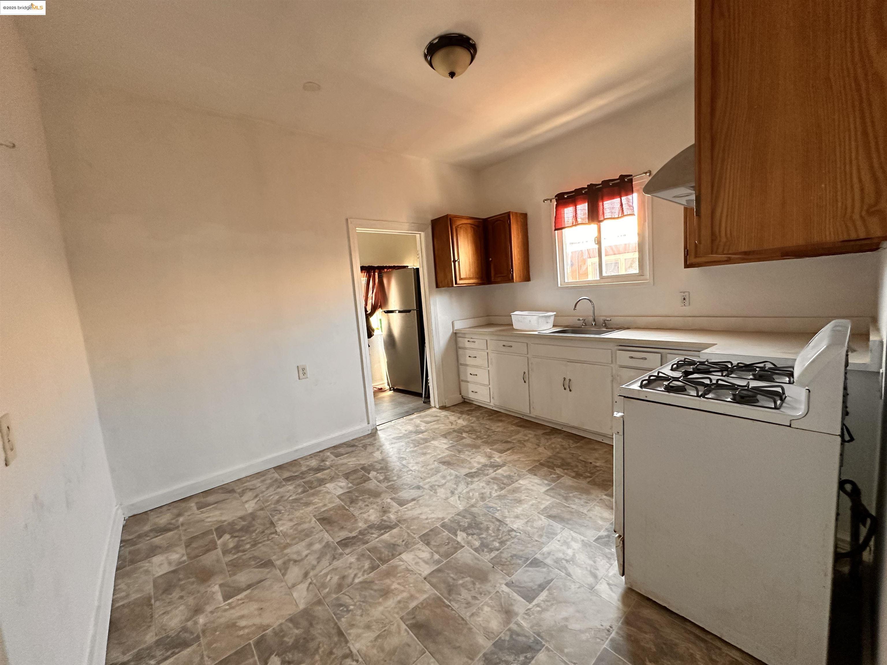 Detail Gallery Image 17 of 25 For 1342 Garvin Ave, Richmond,  CA 94801 - – Beds | – Baths