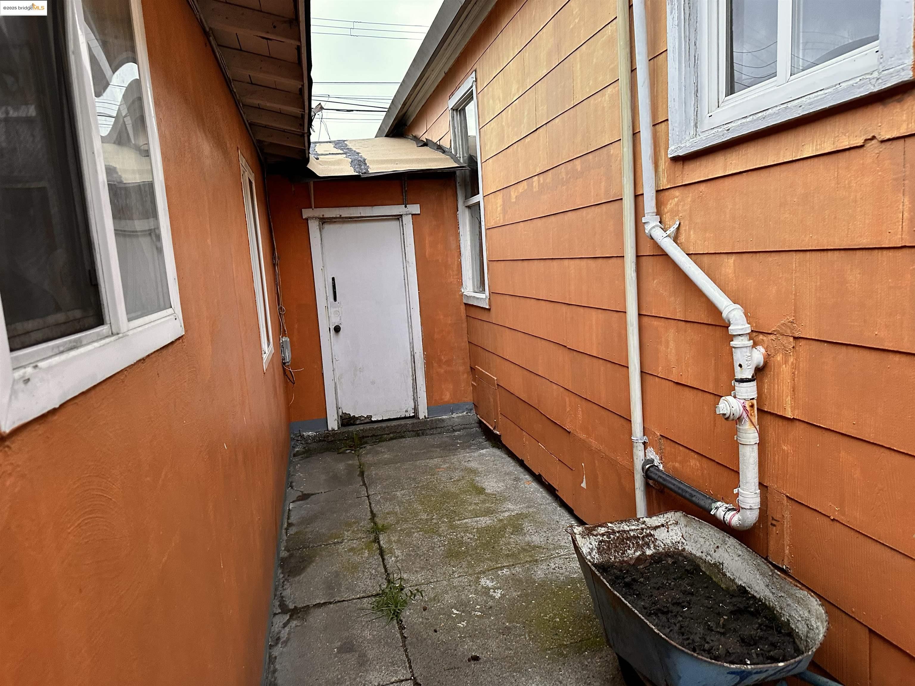 Detail Gallery Image 6 of 25 For 1342 Garvin Ave, Richmond,  CA 94801 - – Beds | – Baths