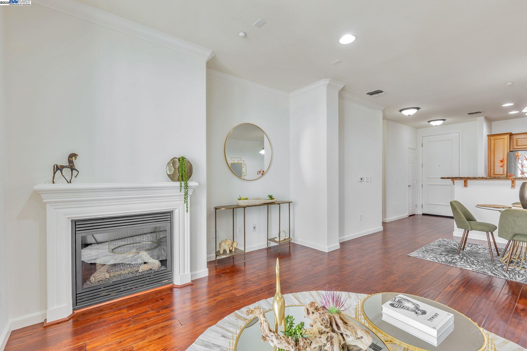Detail Gallery Image 2 of 28 For 3420 Finnian Way #322,  Dublin,  CA 94568 - 3 Beds | 2 Baths