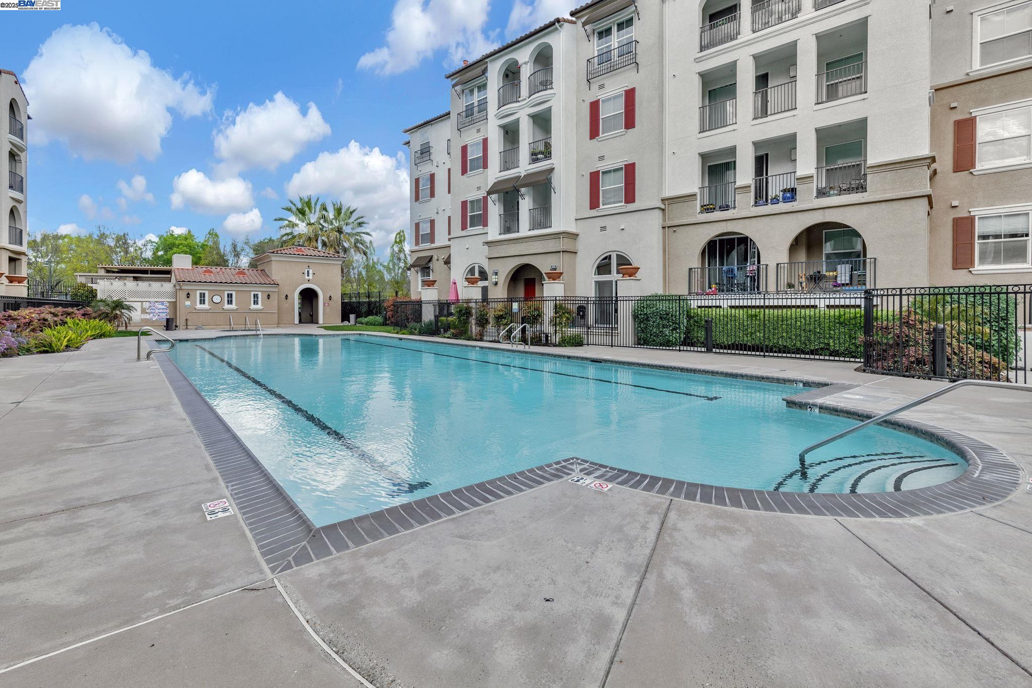 Detail Gallery Image 25 of 28 For 3420 Finnian Way #322,  Dublin,  CA 94568 - 3 Beds | 2 Baths