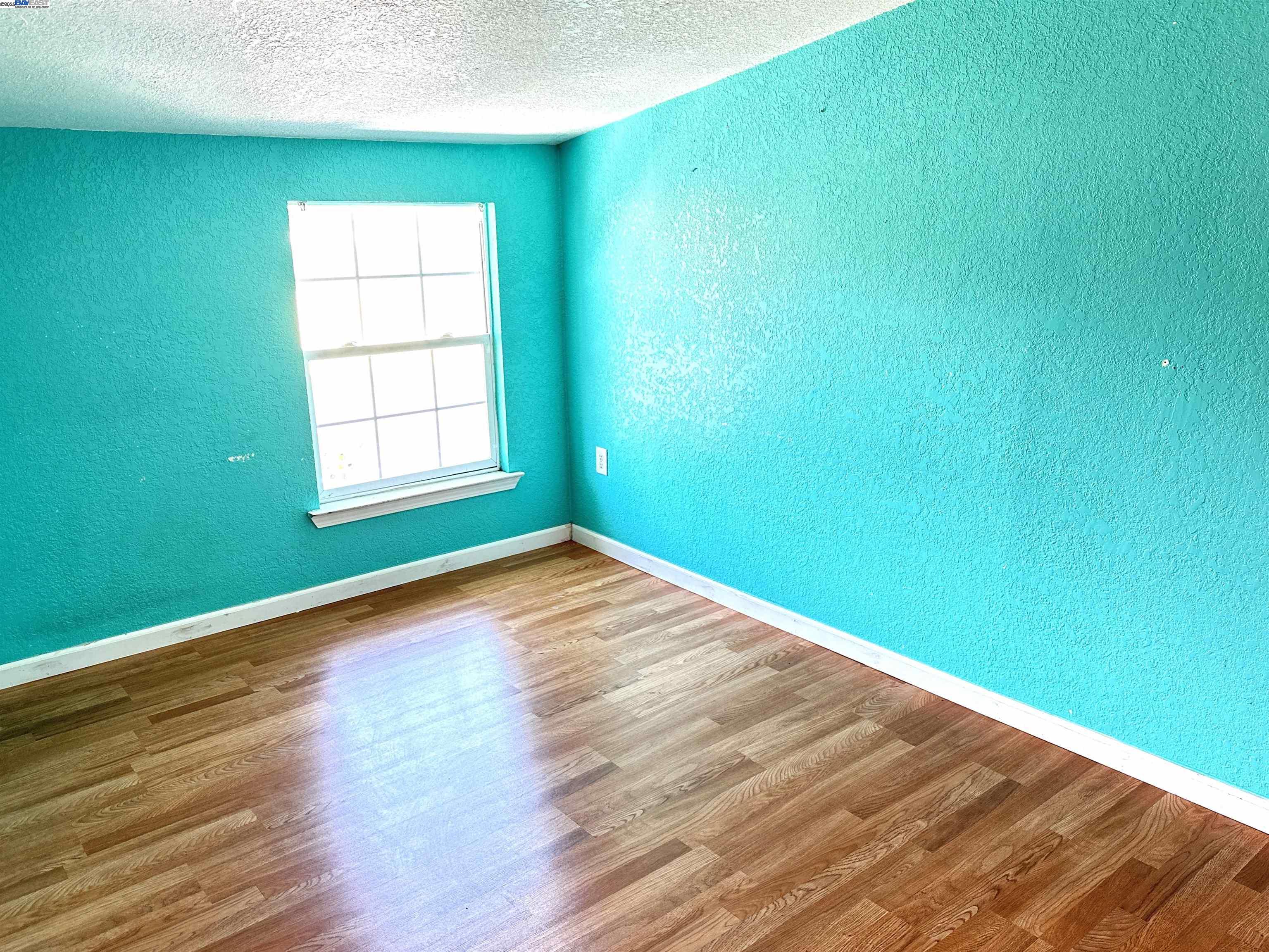 Detail Gallery Image 13 of 31 For 1610 85th Avenue, Oakland,  CA 94621 - 3 Beds | 1 Baths