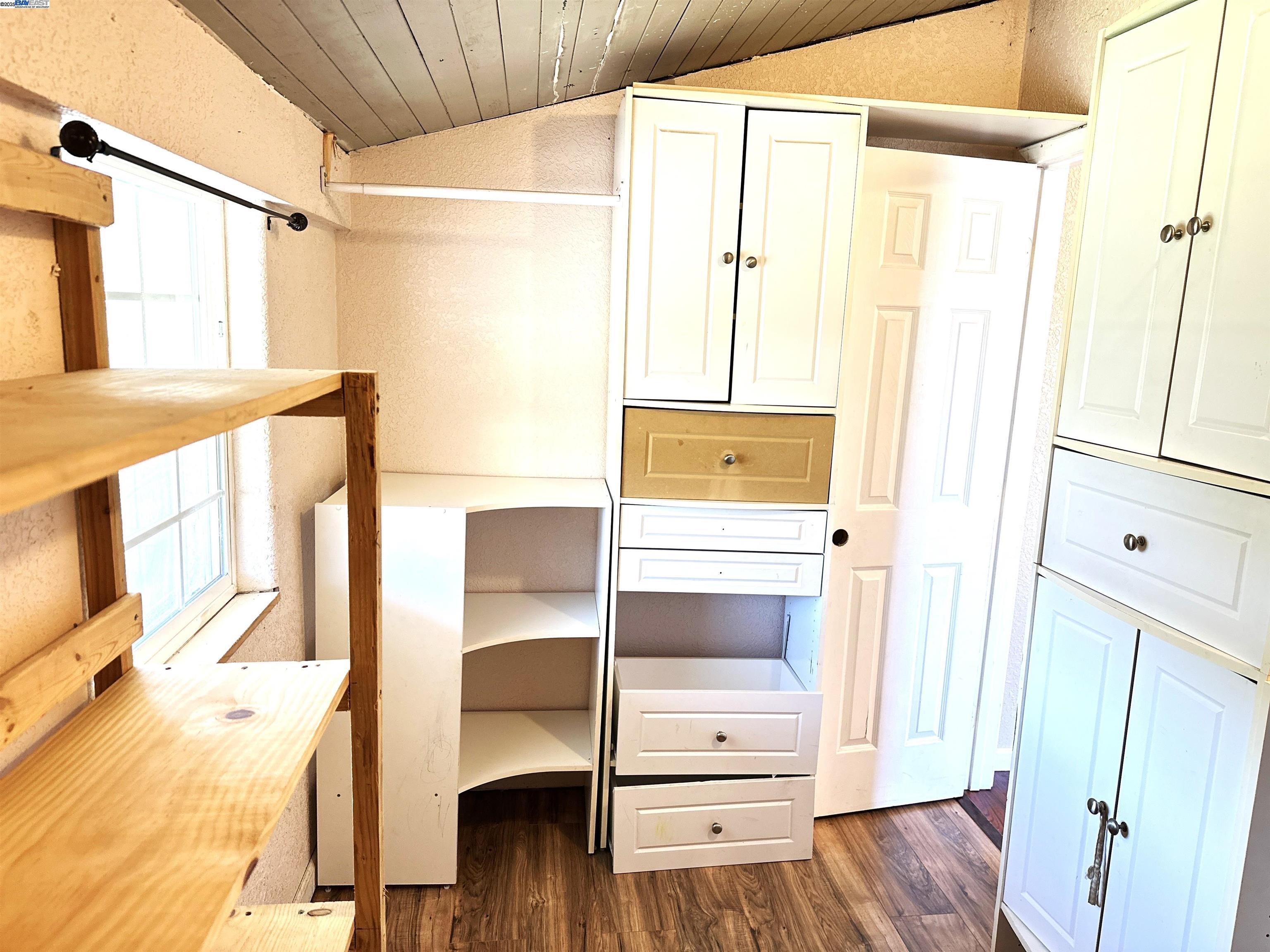 Detail Gallery Image 17 of 31 For 1610 85th Avenue, Oakland,  CA 94621 - 3 Beds | 1 Baths