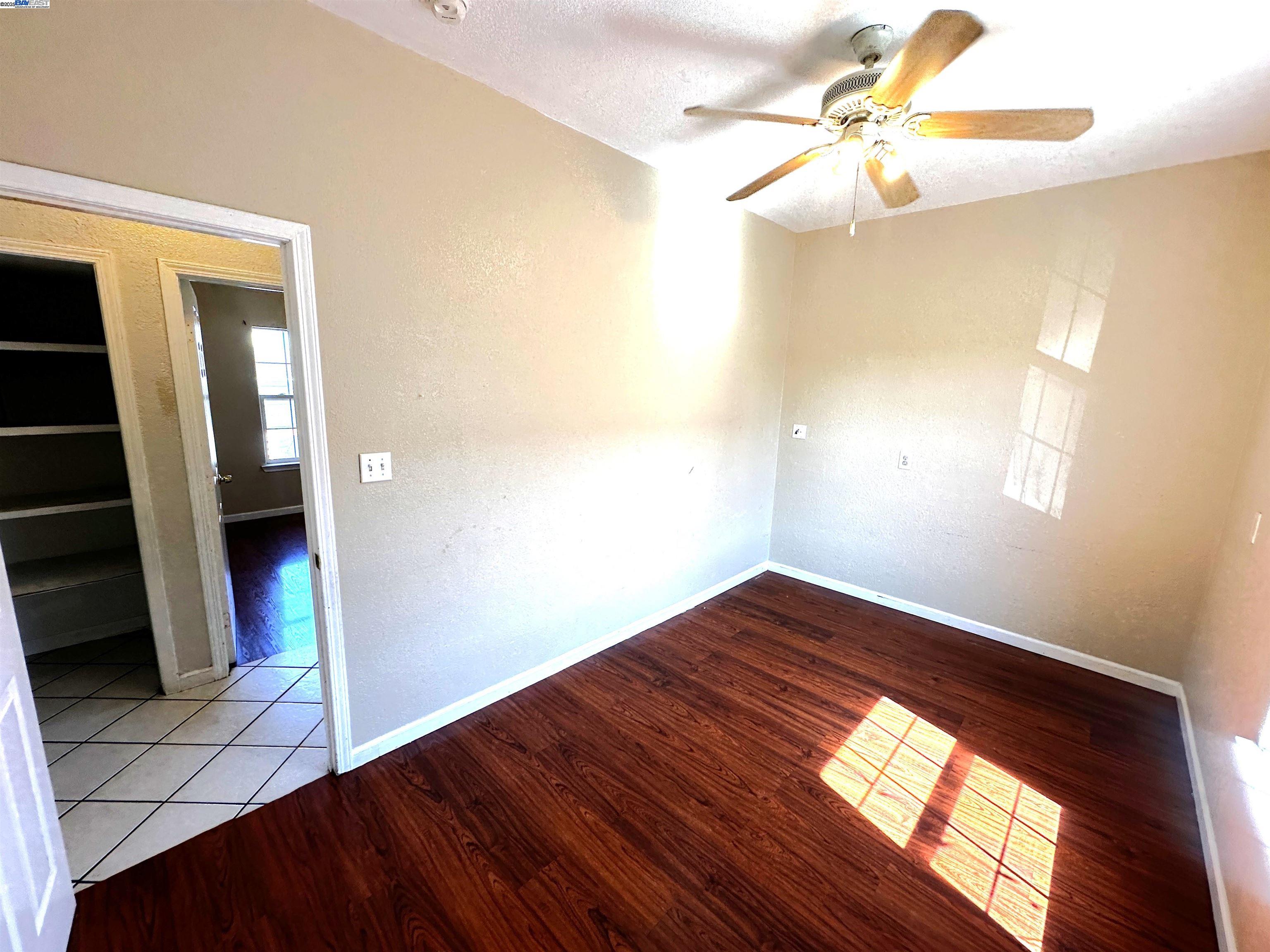 Detail Gallery Image 19 of 31 For 1610 85th Avenue, Oakland,  CA 94621 - 3 Beds | 1 Baths