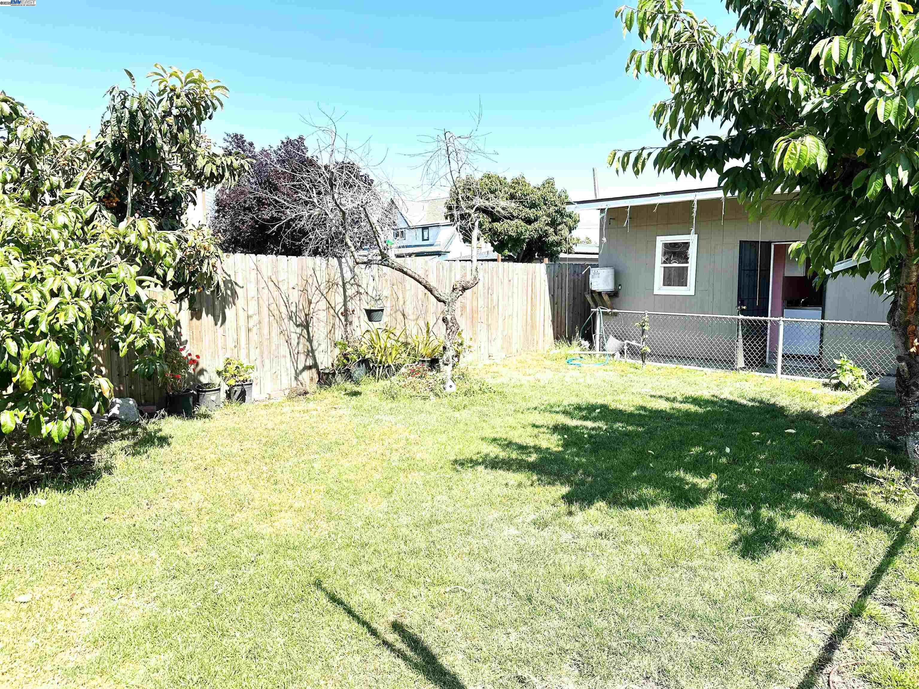 Detail Gallery Image 28 of 31 For 1610 85th Avenue, Oakland,  CA 94621 - 3 Beds | 1 Baths