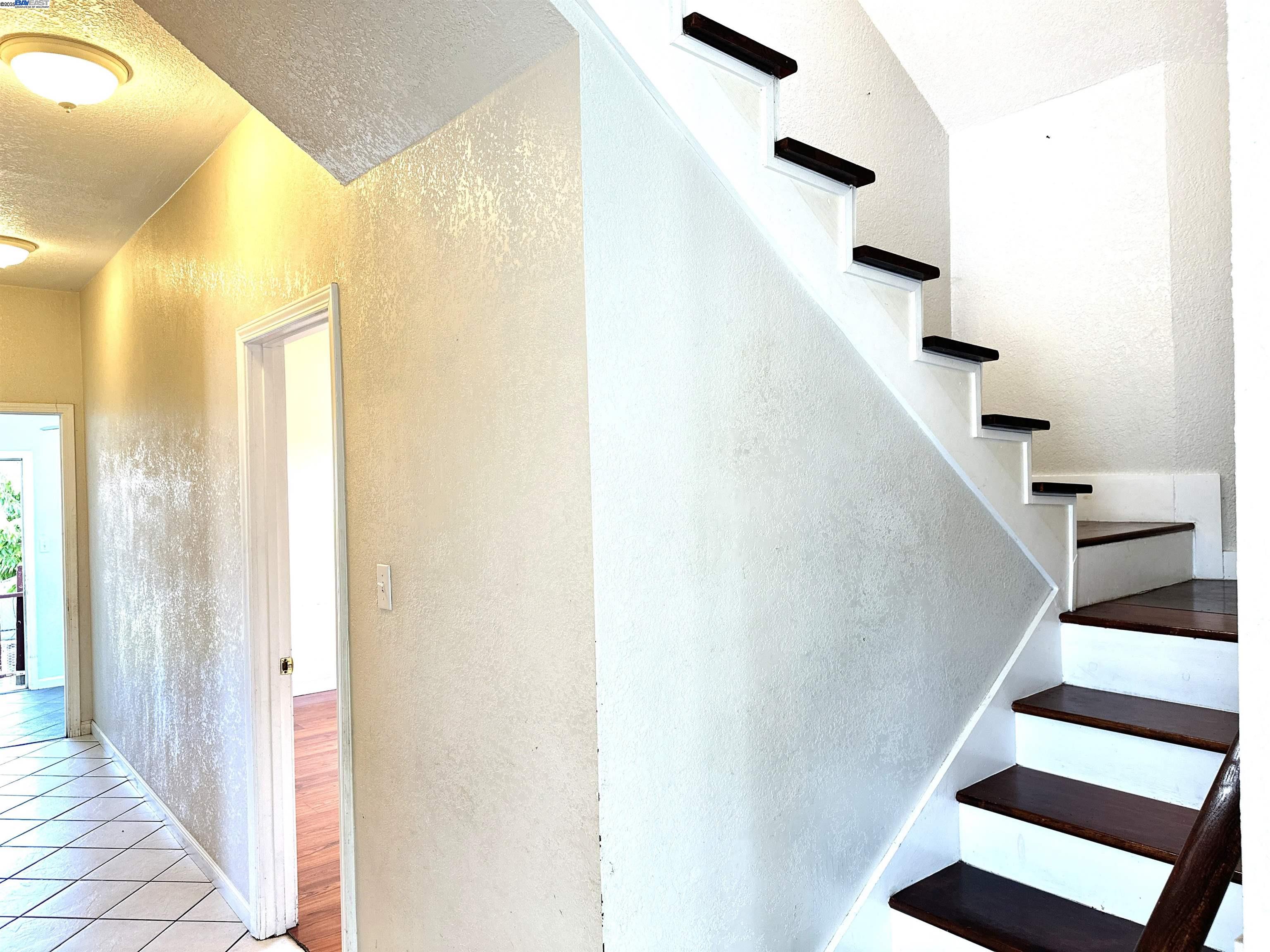 Detail Gallery Image 9 of 31 For 1610 85th Avenue, Oakland,  CA 94621 - 3 Beds | 1 Baths
