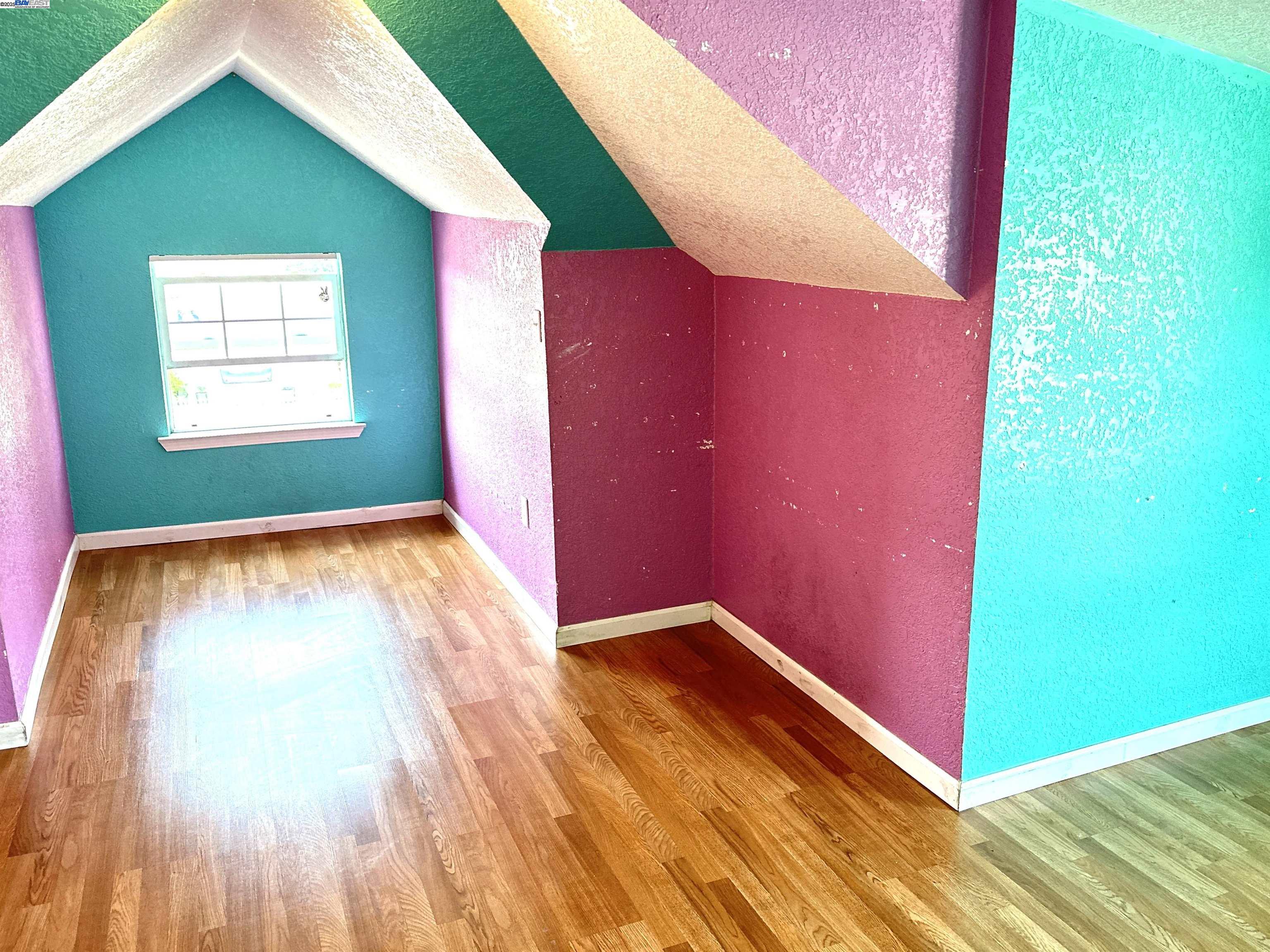 Detail Gallery Image 10 of 31 For 1610 85th Avenue, Oakland,  CA 94621 - 3 Beds | 1 Baths