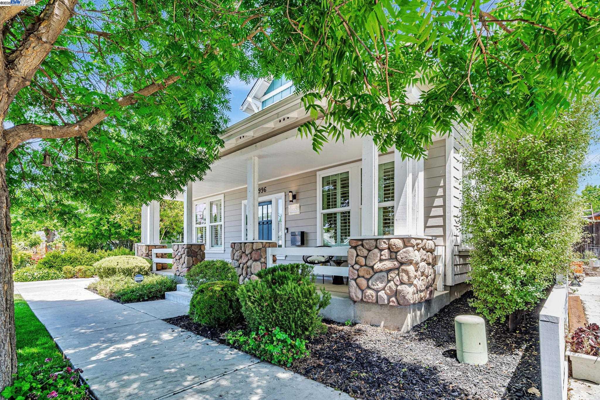 Detail Gallery Image 3 of 60 For 996 Prevost St, San Jose,  CA 95125 - 4 Beds | 3/1 Baths