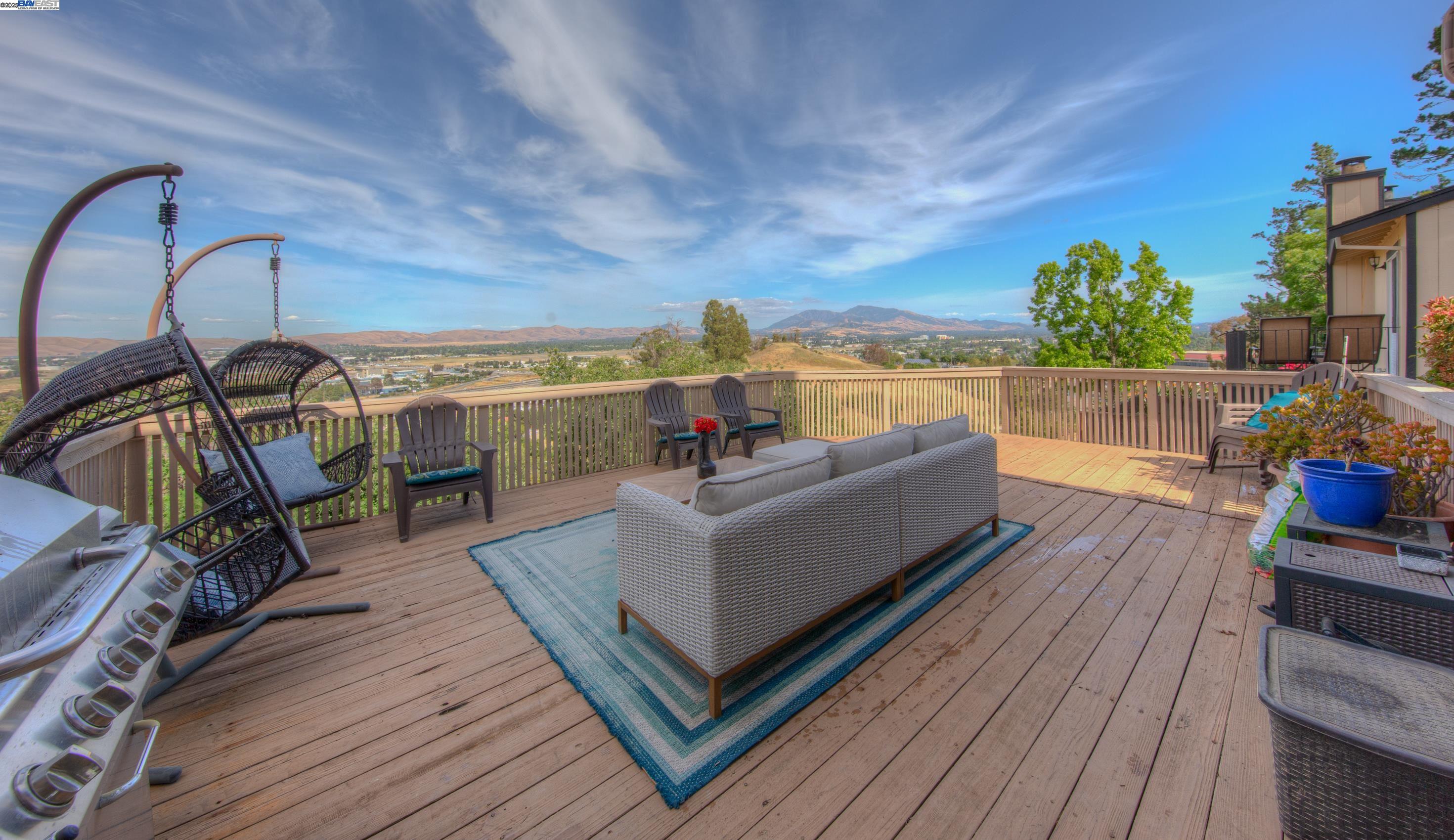 MLS: 41097722 Condo For Sale