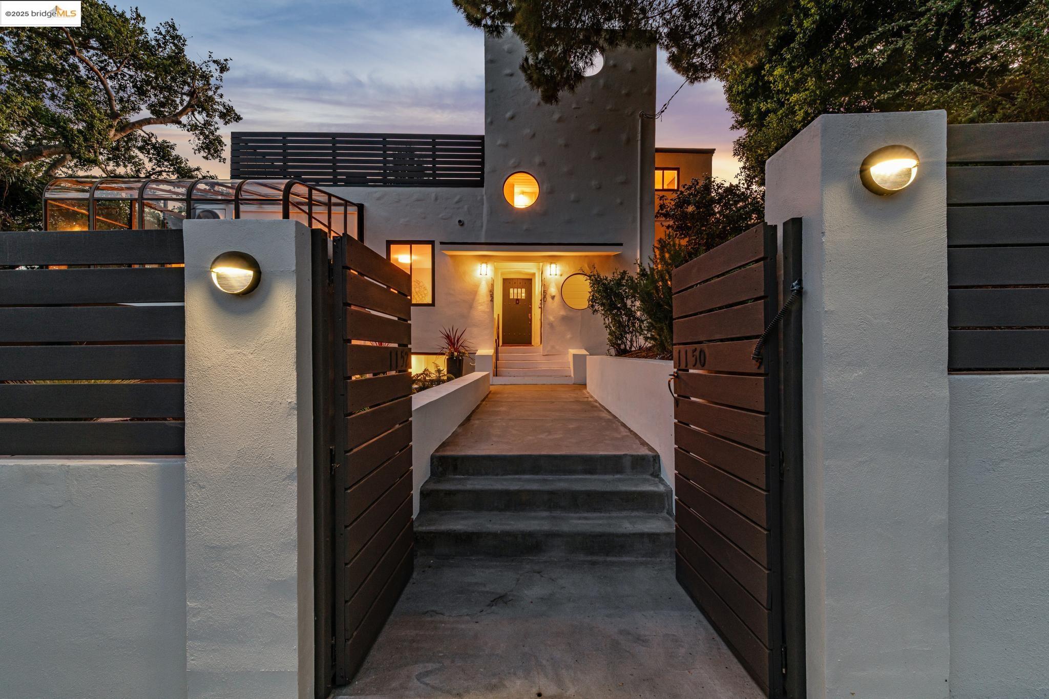 Detail Gallery Image 2 of 60 For 1150 Arch St, Berkeley,  CA 94708 - – Beds | – Baths