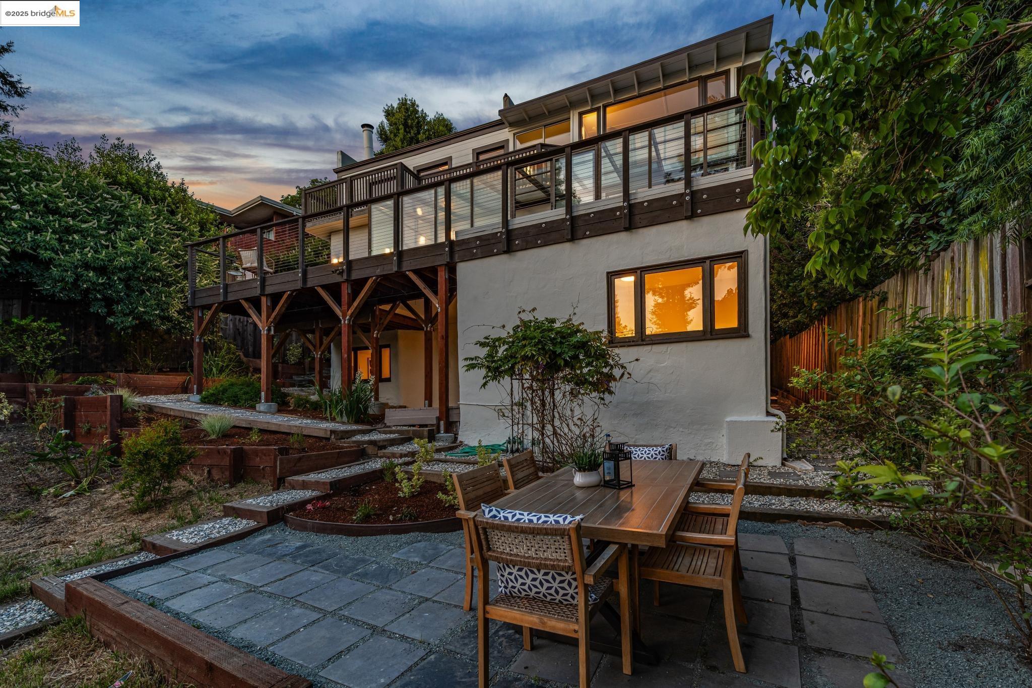 Detail Gallery Image 17 of 60 For 1150 Arch St, Berkeley,  CA 94708 - – Beds | – Baths