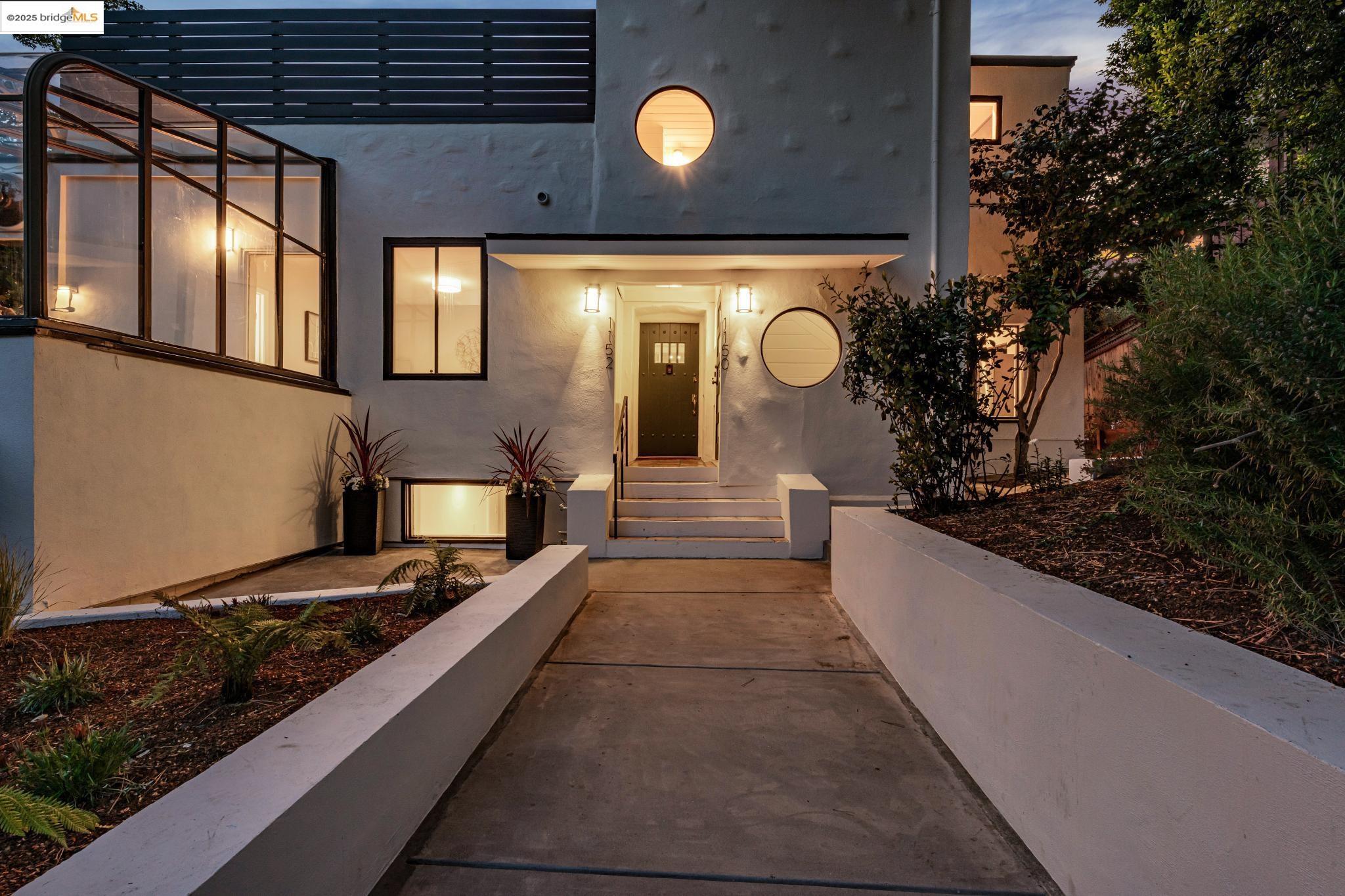 Detail Gallery Image 3 of 60 For 1150 Arch St, Berkeley,  CA 94708 - – Beds | – Baths