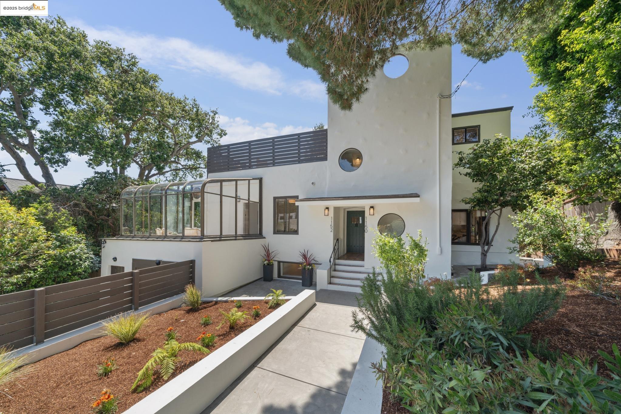 Detail Gallery Image 3 of 60 For 1150 Arch St, Berkeley,  CA 94708 - – Beds | – Baths
