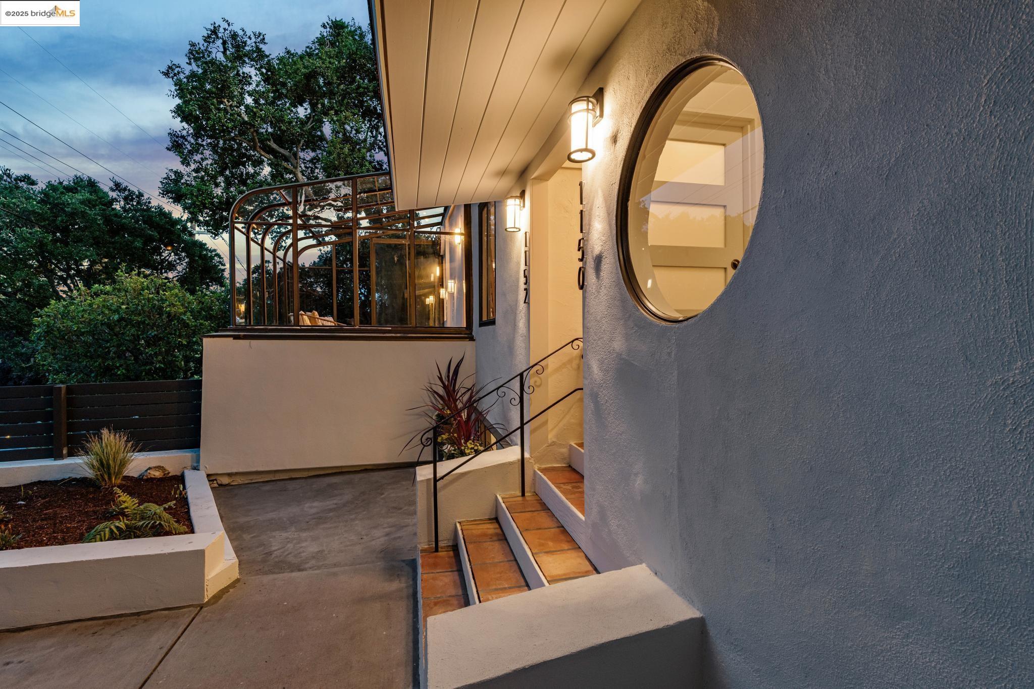Detail Gallery Image 4 of 60 For 1150 Arch St, Berkeley,  CA 94708 - – Beds | – Baths