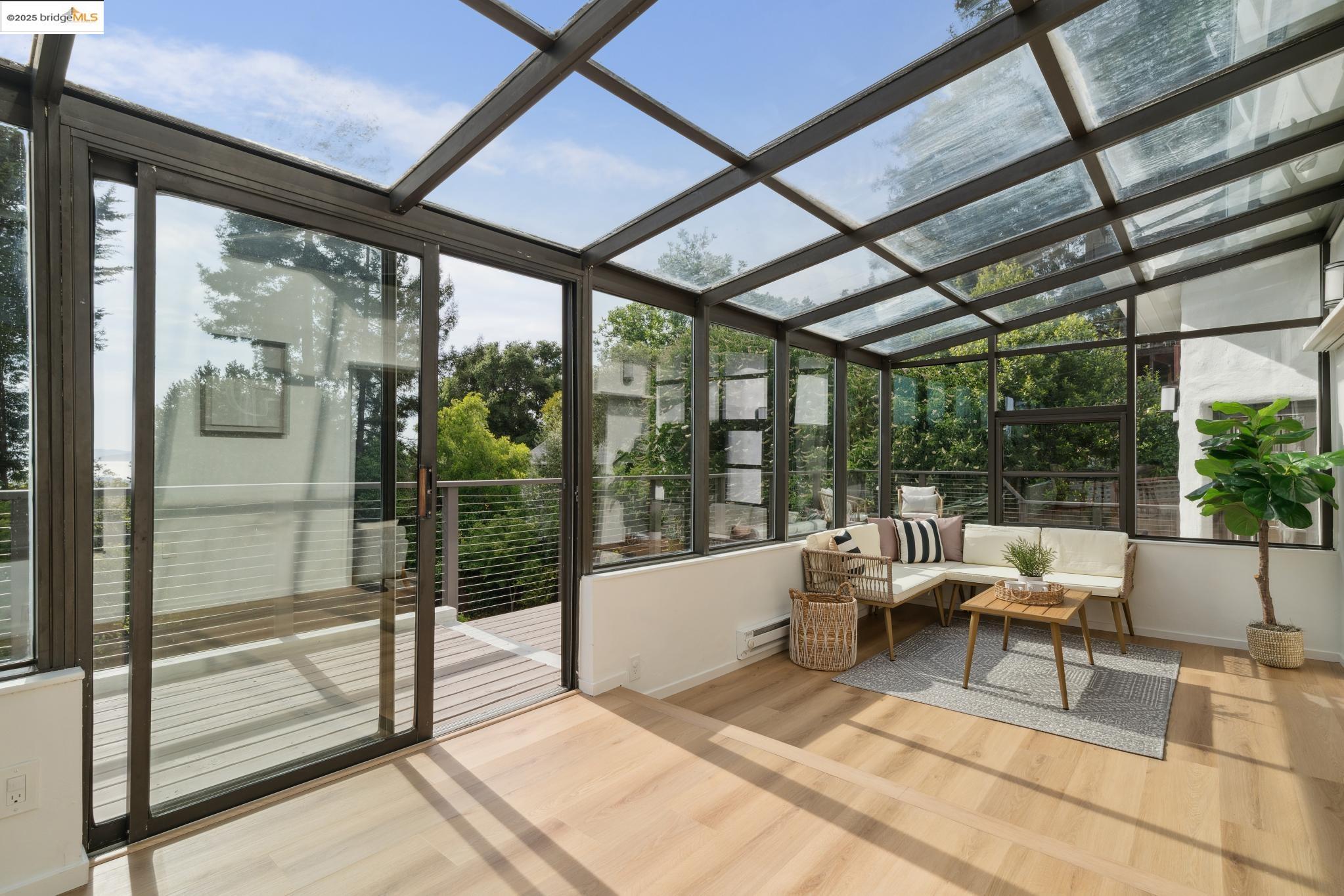 Detail Gallery Image 29 of 60 For 1150 Arch St, Berkeley,  CA 94708 - 5 Beds | 4/1 Baths