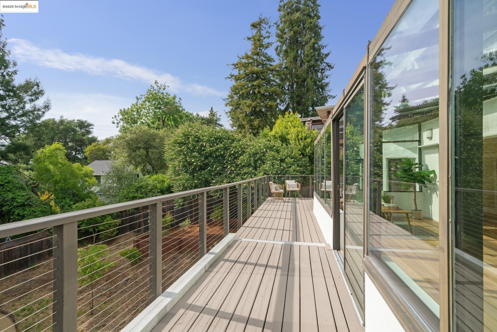 Detail Gallery Image 30 of 60 For 1150 Arch St, Berkeley,  CA 94708 - 5 Beds | 4/1 Baths