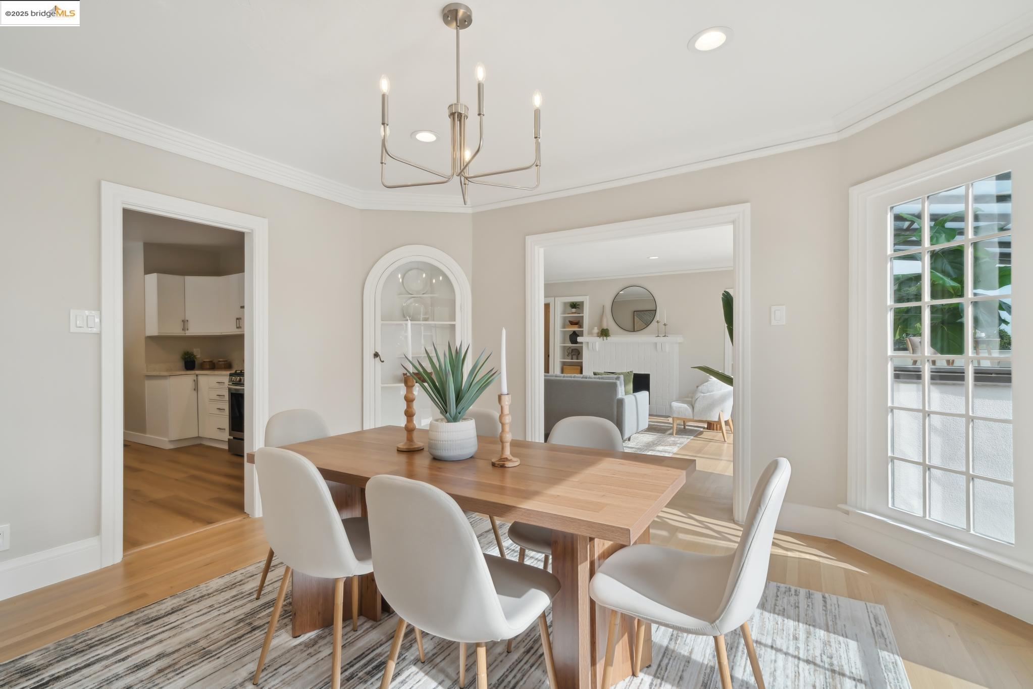 Detail Gallery Image 35 of 60 For 1150 Arch St, Berkeley,  CA 94708 - 5 Beds | 4/1 Baths