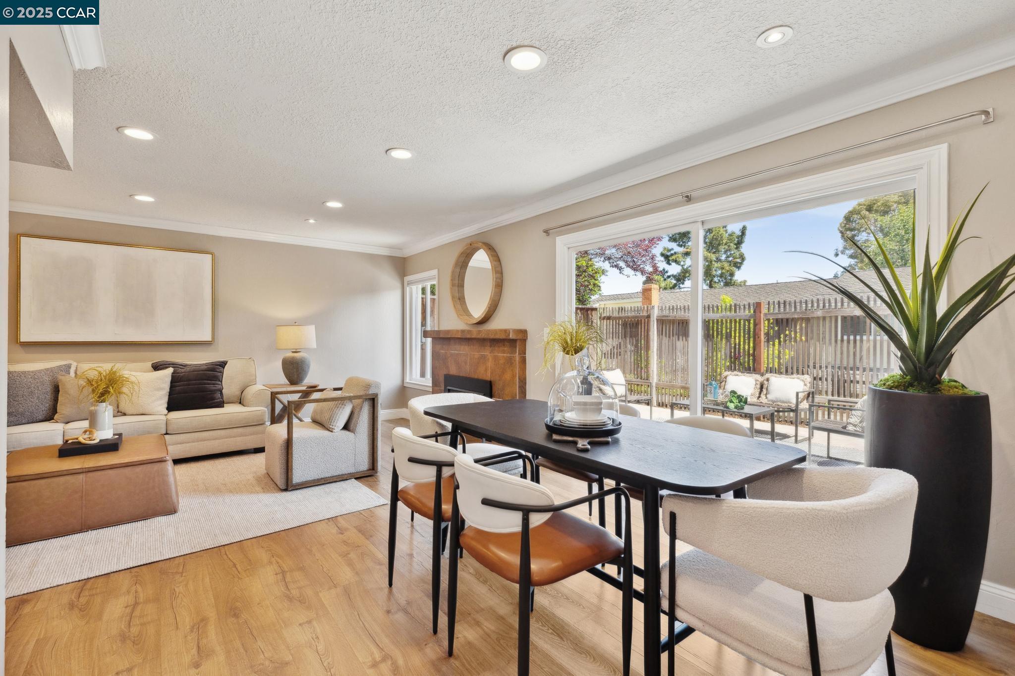Photo #2: 41097727 Listing 