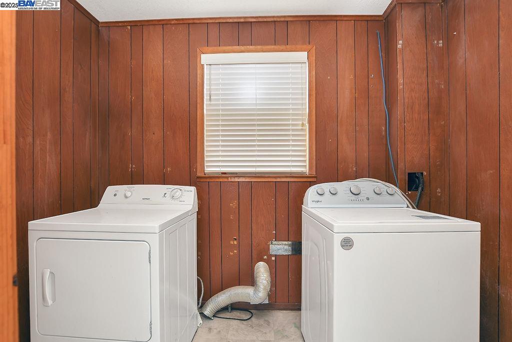 Detail Gallery Image 16 of 22 For 448 Burlwood Ave, Oakland,  CA 94603 - 2 Beds | 1 Baths