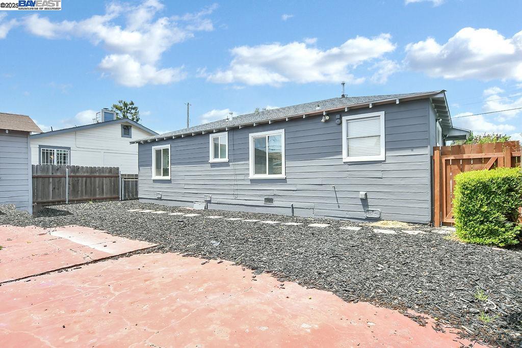 Detail Gallery Image 19 of 22 For 448 Burlwood Ave, Oakland,  CA 94603 - 2 Beds | 1 Baths