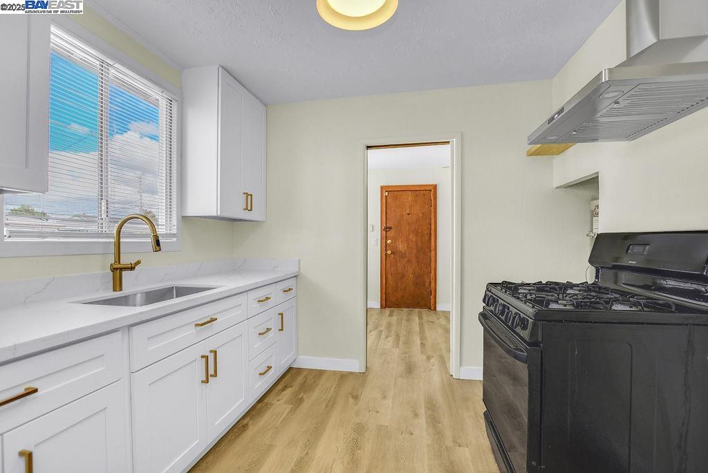 Detail Gallery Image 6 of 22 For 448 Burlwood Ave, Oakland,  CA 94603 - 2 Beds | 1 Baths