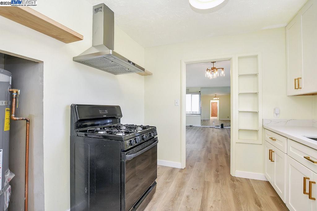Detail Gallery Image 8 of 22 For 448 Burlwood Ave, Oakland,  CA 94603 - 2 Beds | 1 Baths