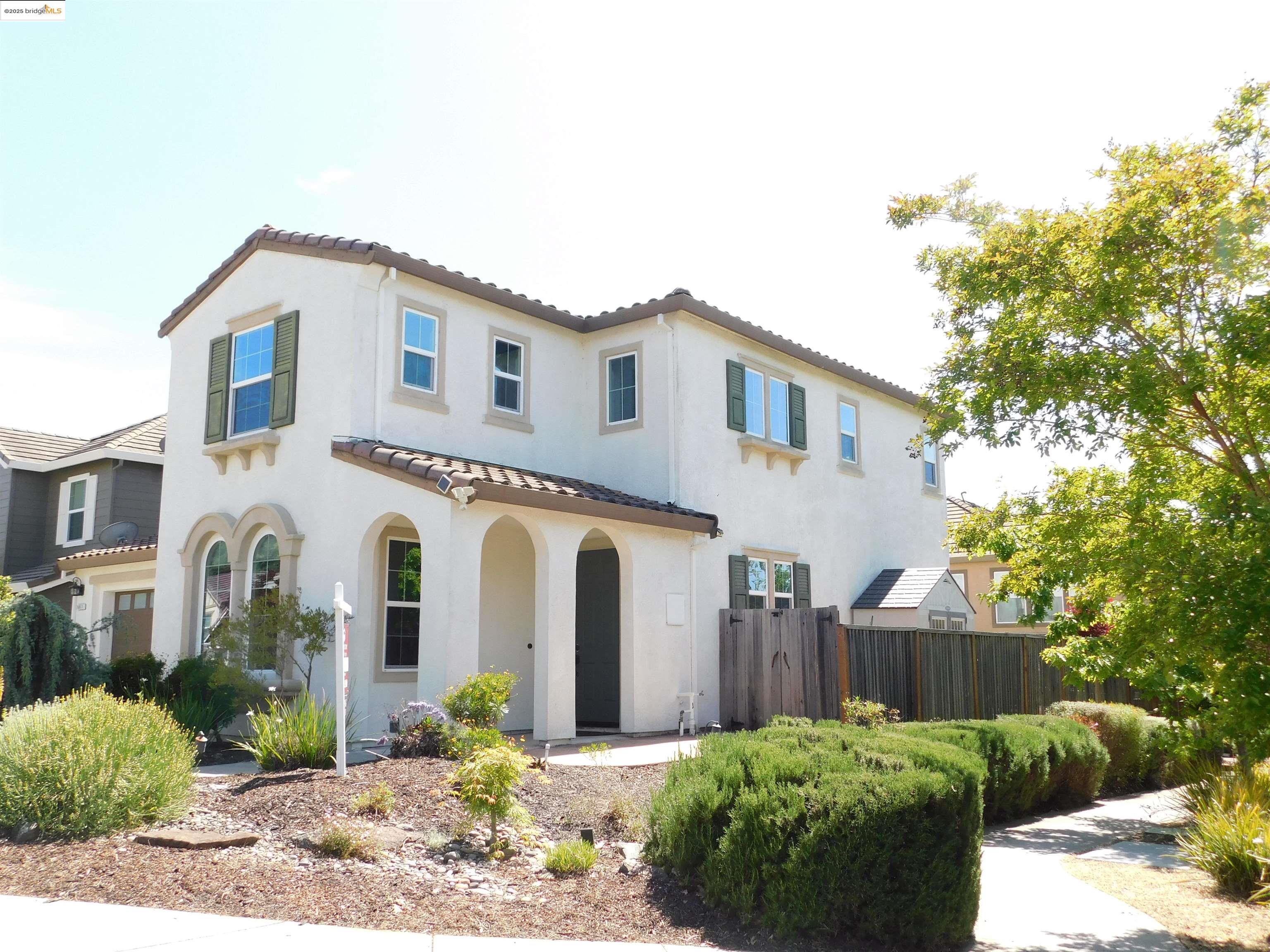 Detail Gallery Image 2 of 21 For 1811 Velvetleaf Ln, Santa Rosa,  CA 95404 - 4 Beds | 3 Baths