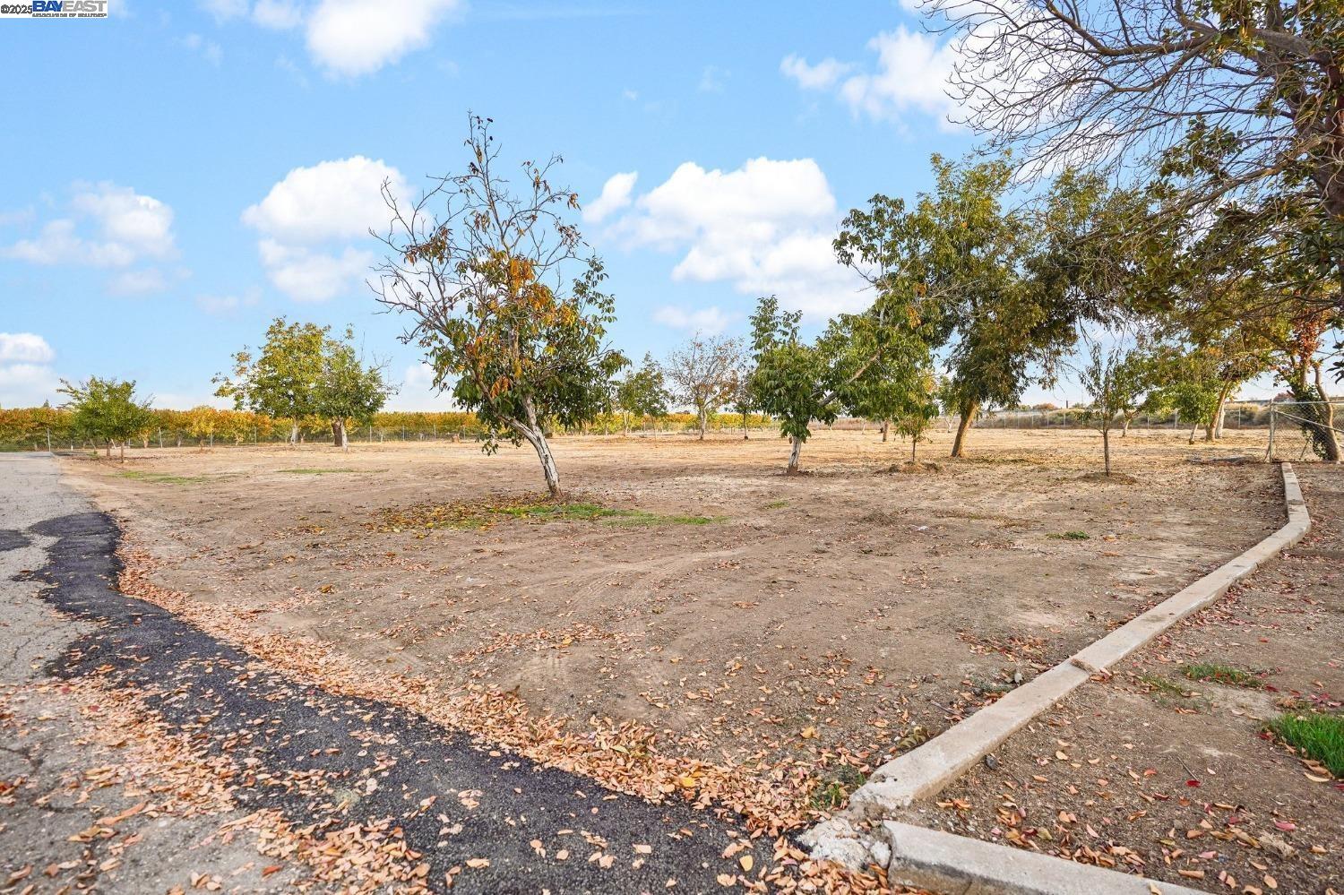 Detail Gallery Image 19 of 26 For 4950 Nadotti Rd, Stockton,  CA 95215 - 5 Beds | 3/1 Baths