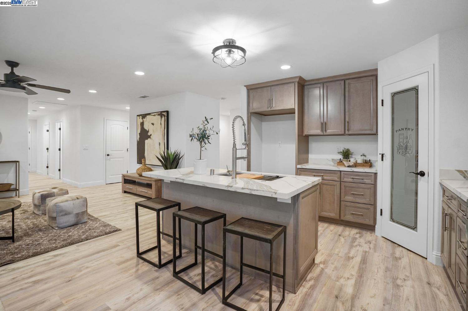 Detail Gallery Image 4 of 26 For 4950 Nadotti Rd, Stockton,  CA 95215 - 5 Beds | 3/1 Baths