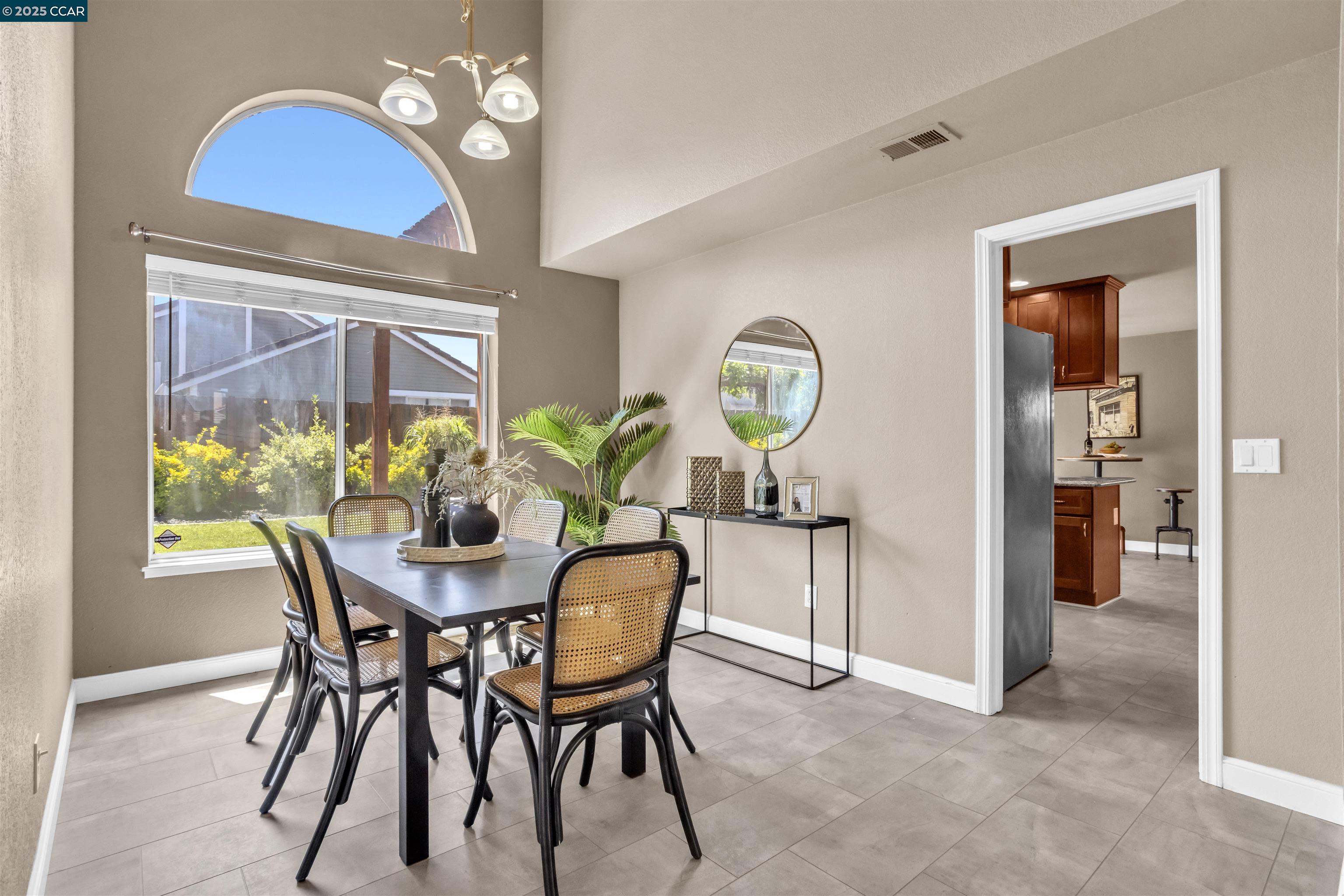 Detail Gallery Image 8 of 37 For 270 E Mount Diablo Ave, Tracy,  CA 95376 - 3 Beds | 2/1 Baths