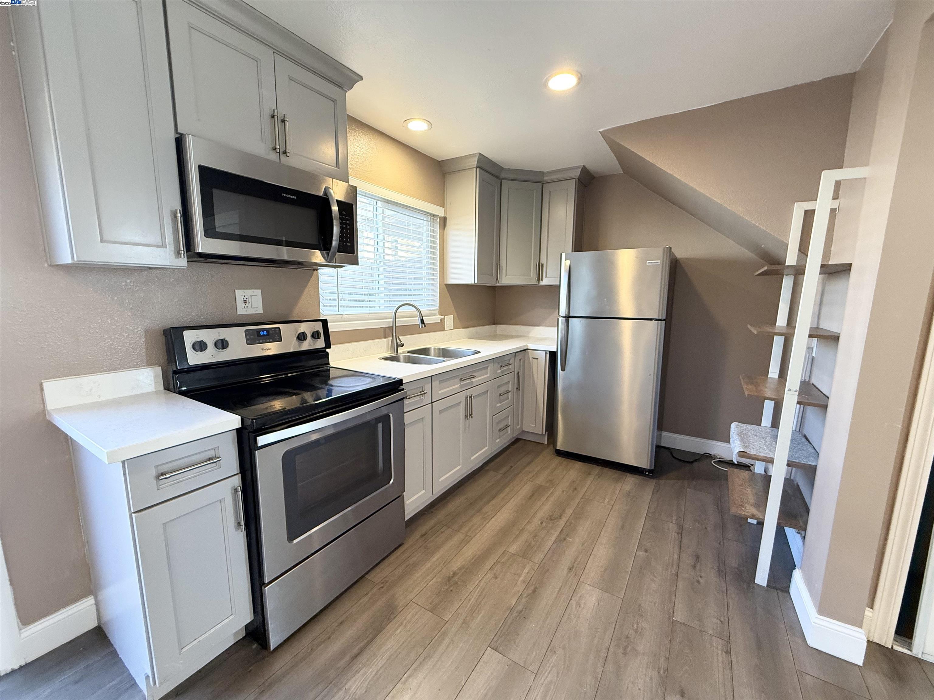 Detail Gallery Image 11 of 25 For 989 Palm Cir, Tracy,  CA 95376 - 2 Beds | 1 Baths