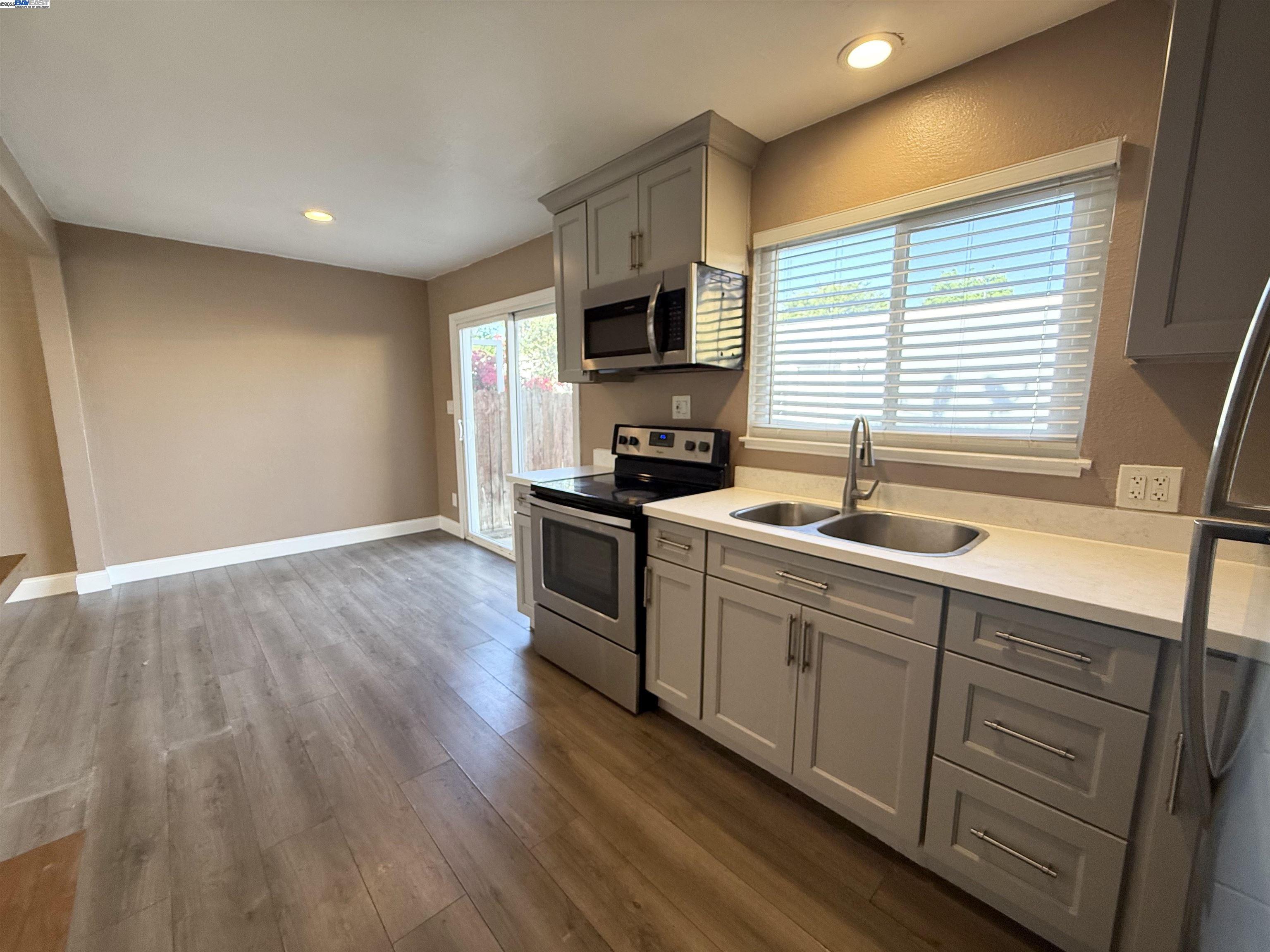 Detail Gallery Image 12 of 25 For 989 Palm Cir, Tracy,  CA 95376 - 2 Beds | 1 Baths