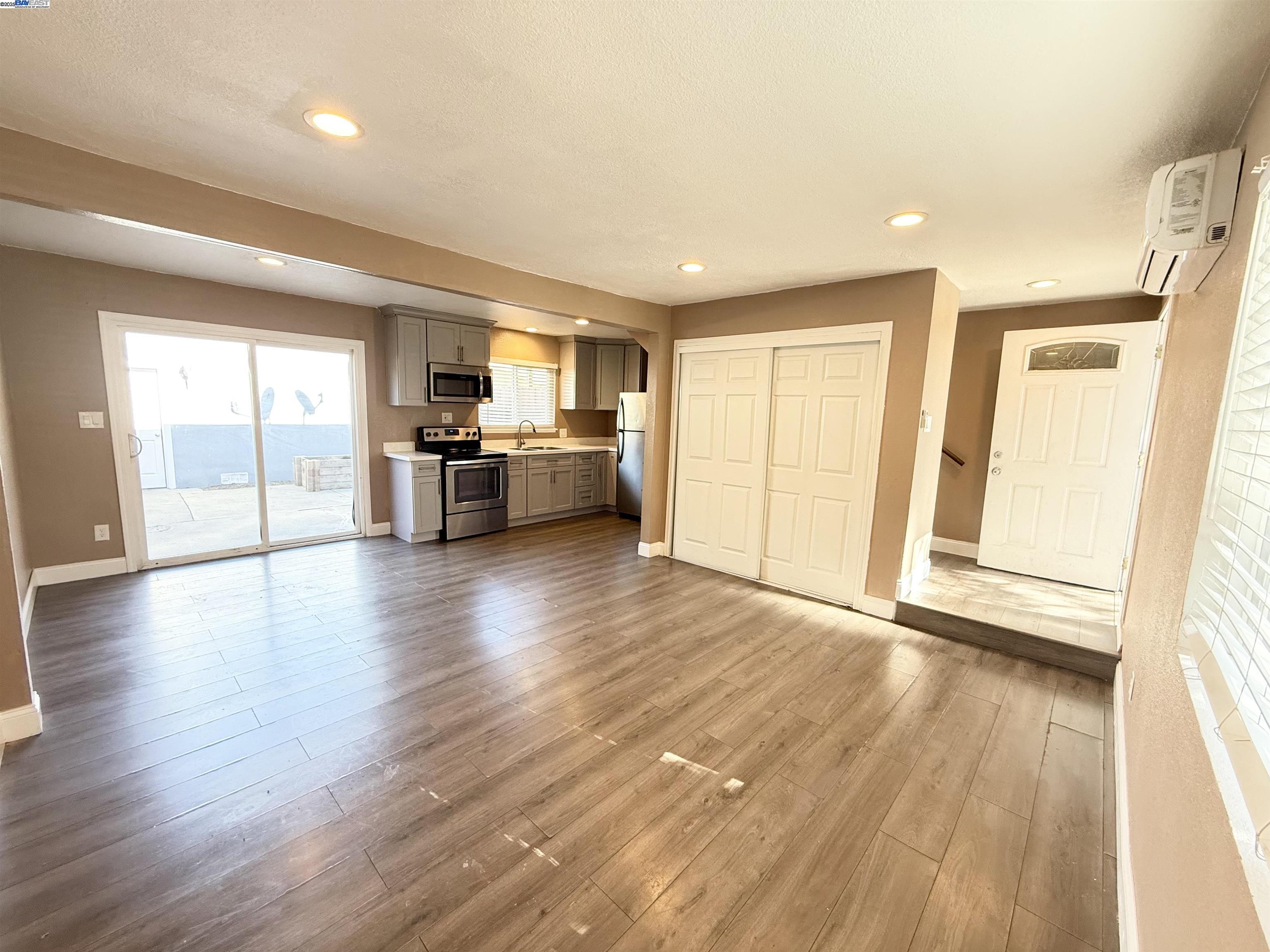 Detail Gallery Image 15 of 25 For 989 Palm Cir, Tracy,  CA 95376 - 2 Beds | 1 Baths