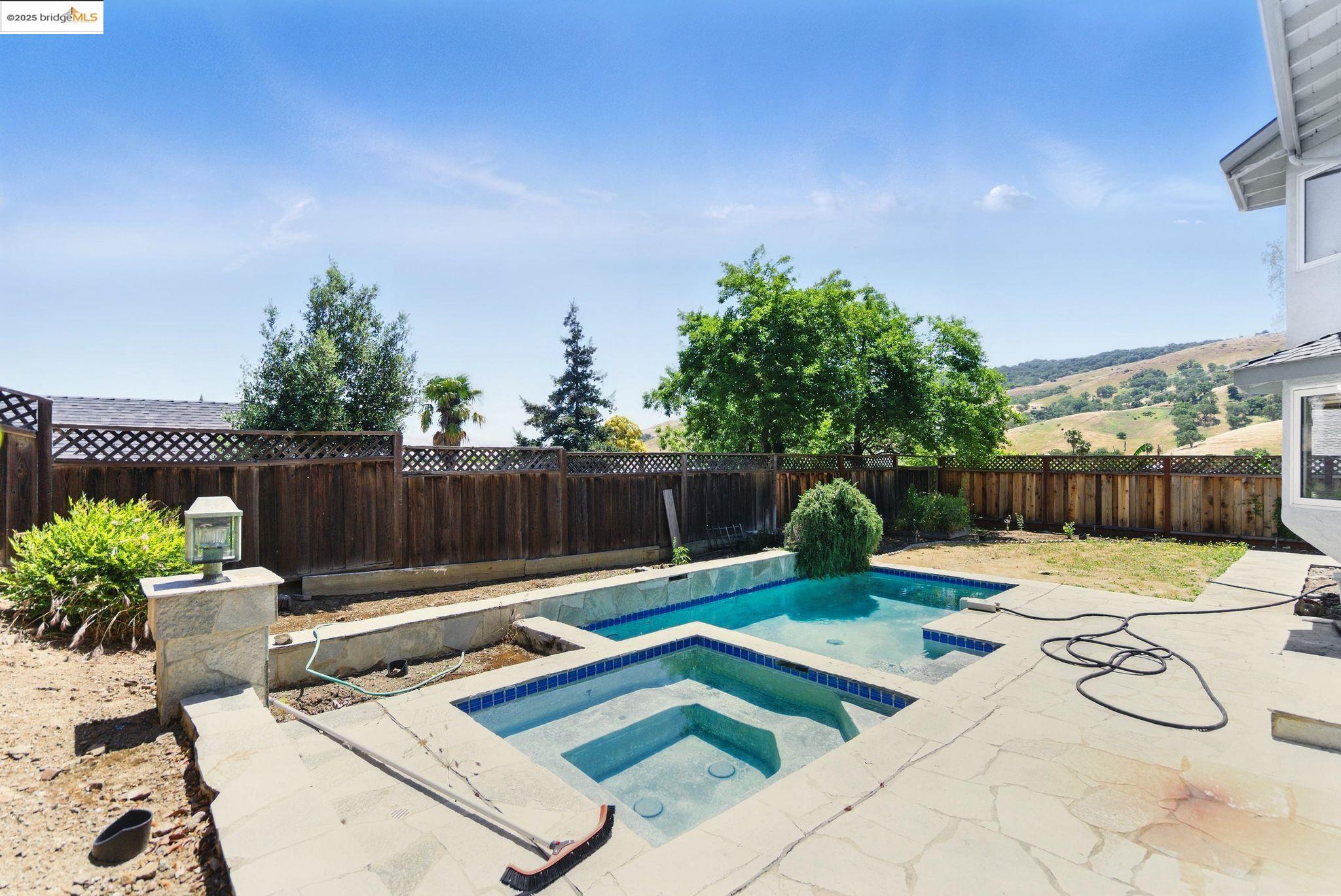 Detail Gallery Image 28 of 36 For 6223 Valroy Dr, San Jose,  CA 95123 - 5 Beds | 3 Baths