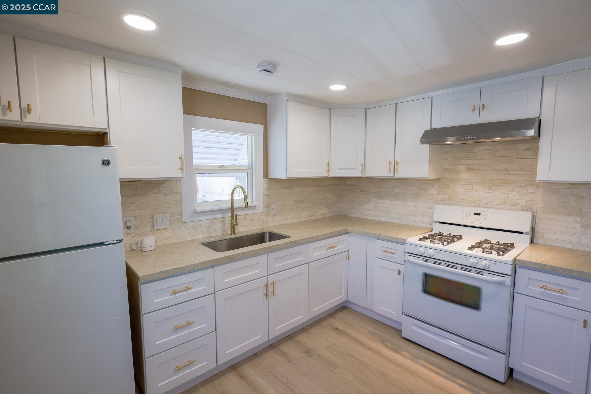 Detail Gallery Image 13 of 19 For 4400 Gateway Road Spc. 54 #54,  Bethel Island,  CA 94511 - 1 Beds | 1 Baths