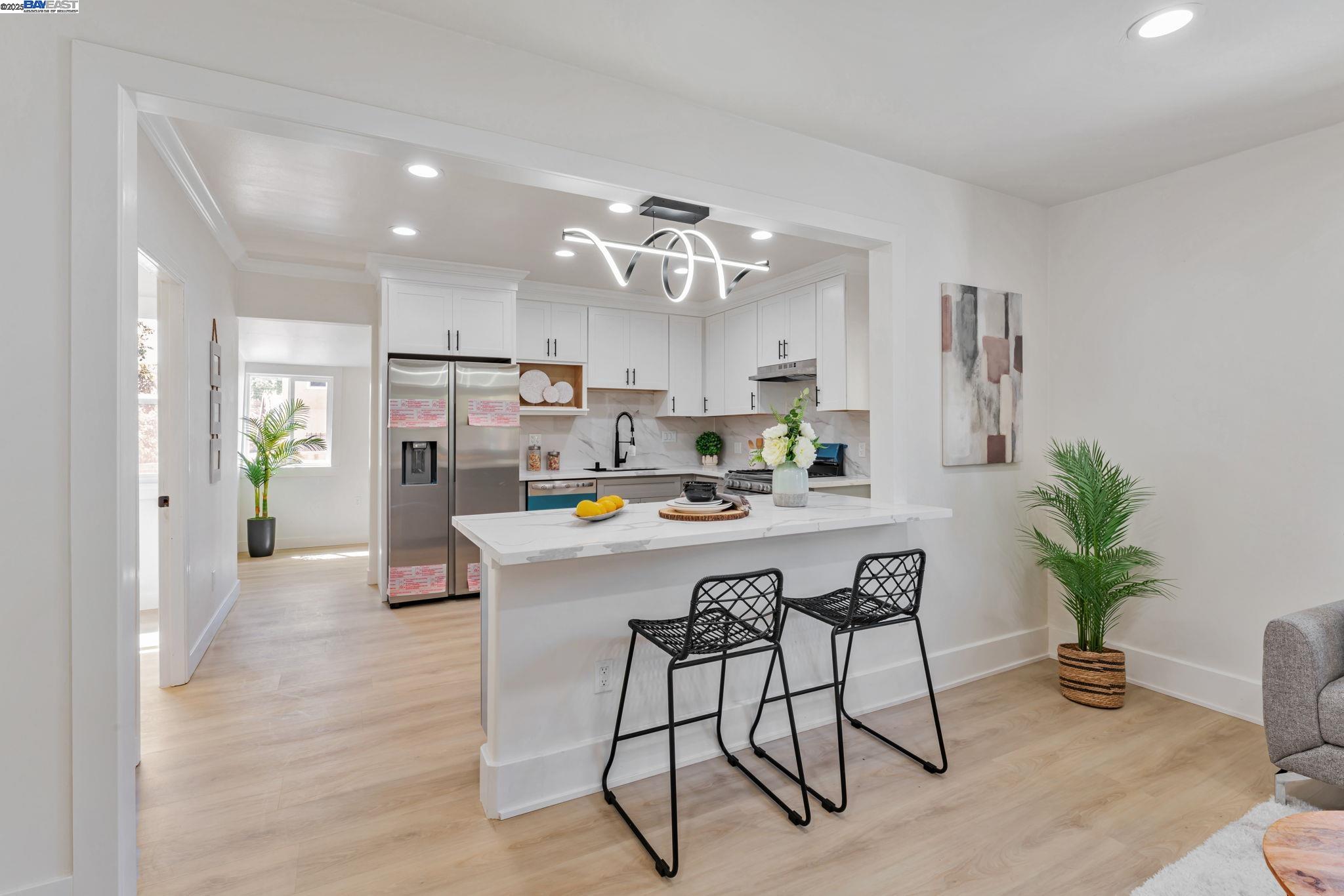 Detail Gallery Image 11 of 38 For 2720 Short St, Oakland,  CA 94619 - 2 Beds | 1 Baths