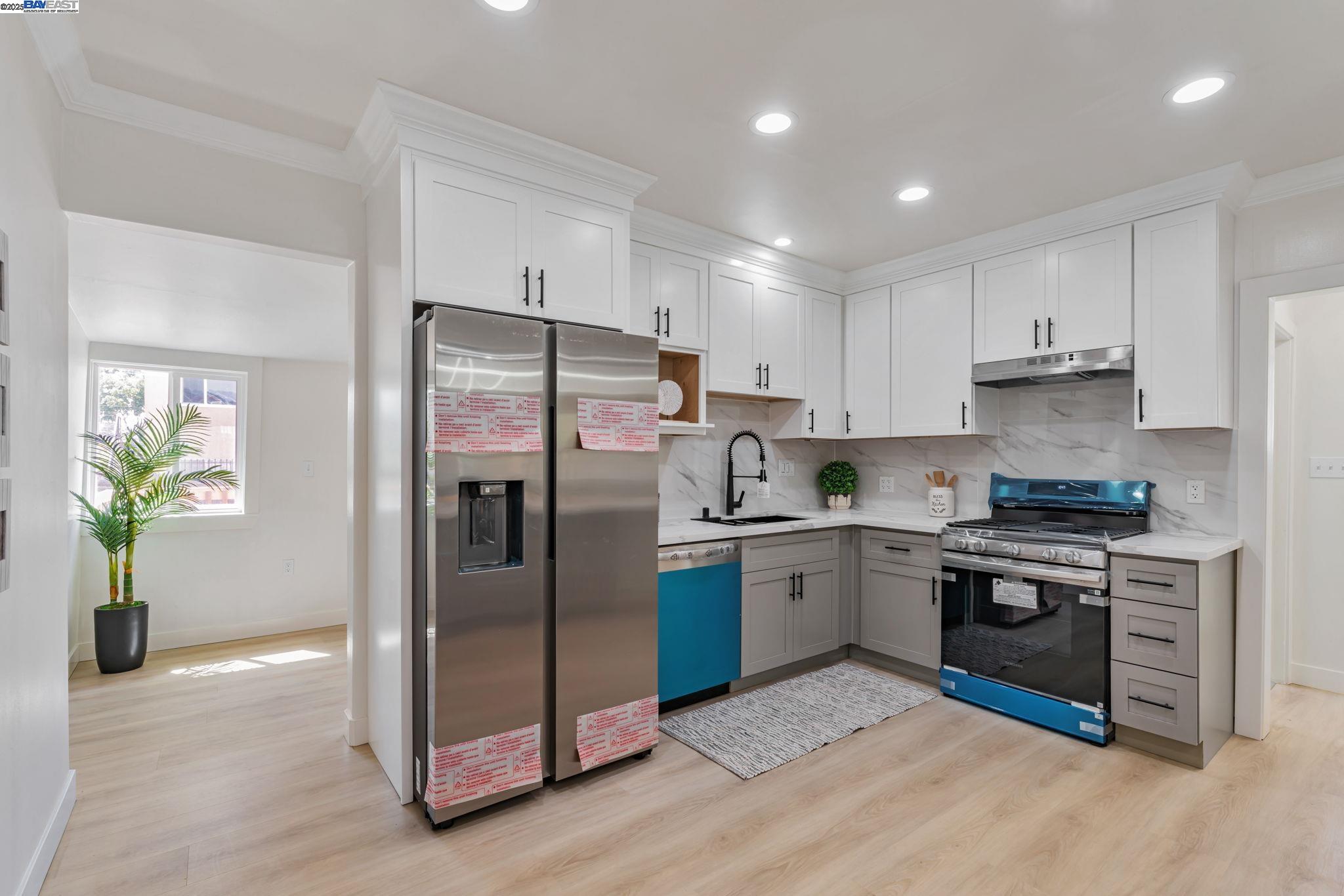 Detail Gallery Image 12 of 38 For 2720 Short St, Oakland,  CA 94619 - 2 Beds | 1 Baths
