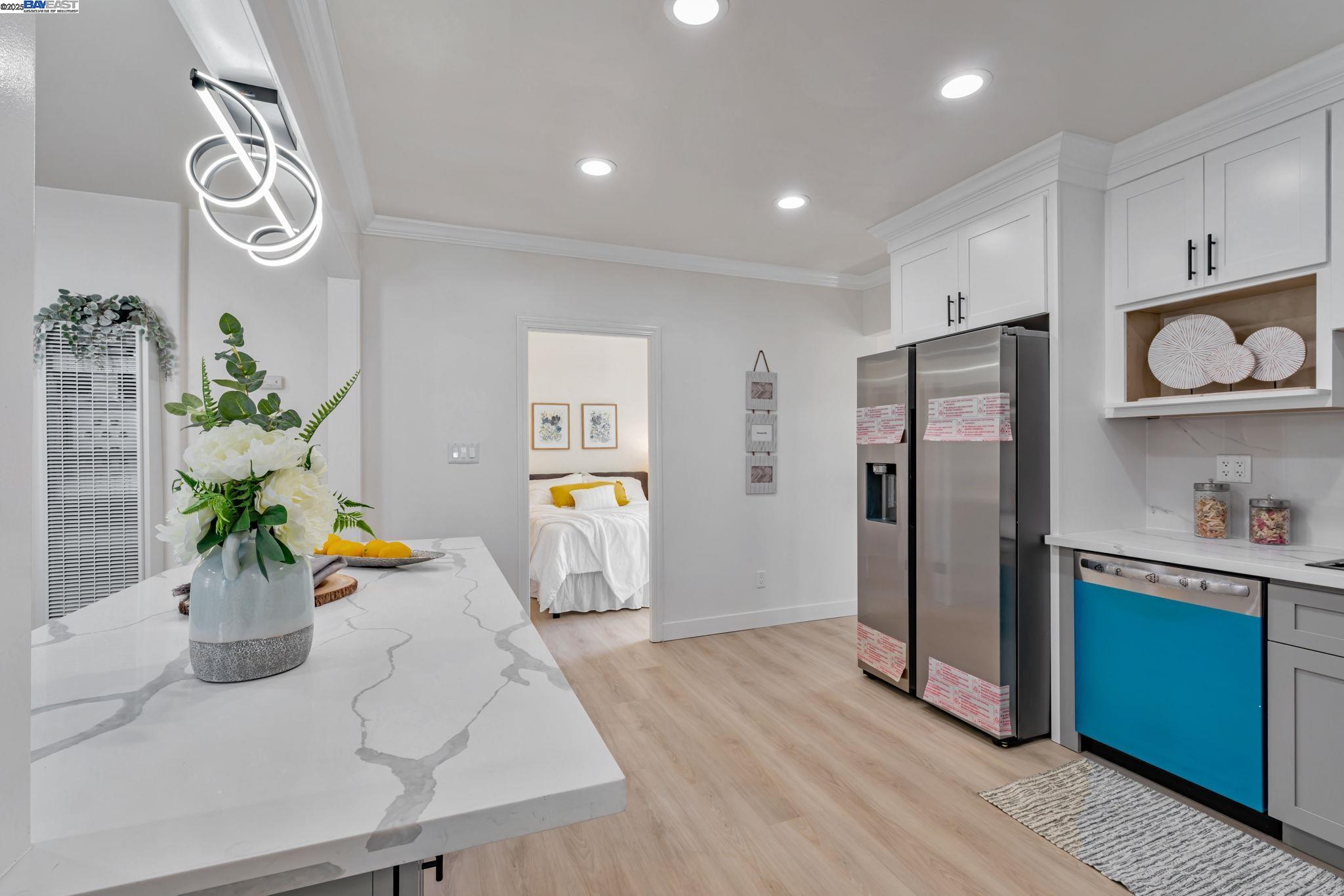 Detail Gallery Image 14 of 38 For 2720 Short St, Oakland,  CA 94619 - 2 Beds | 1 Baths